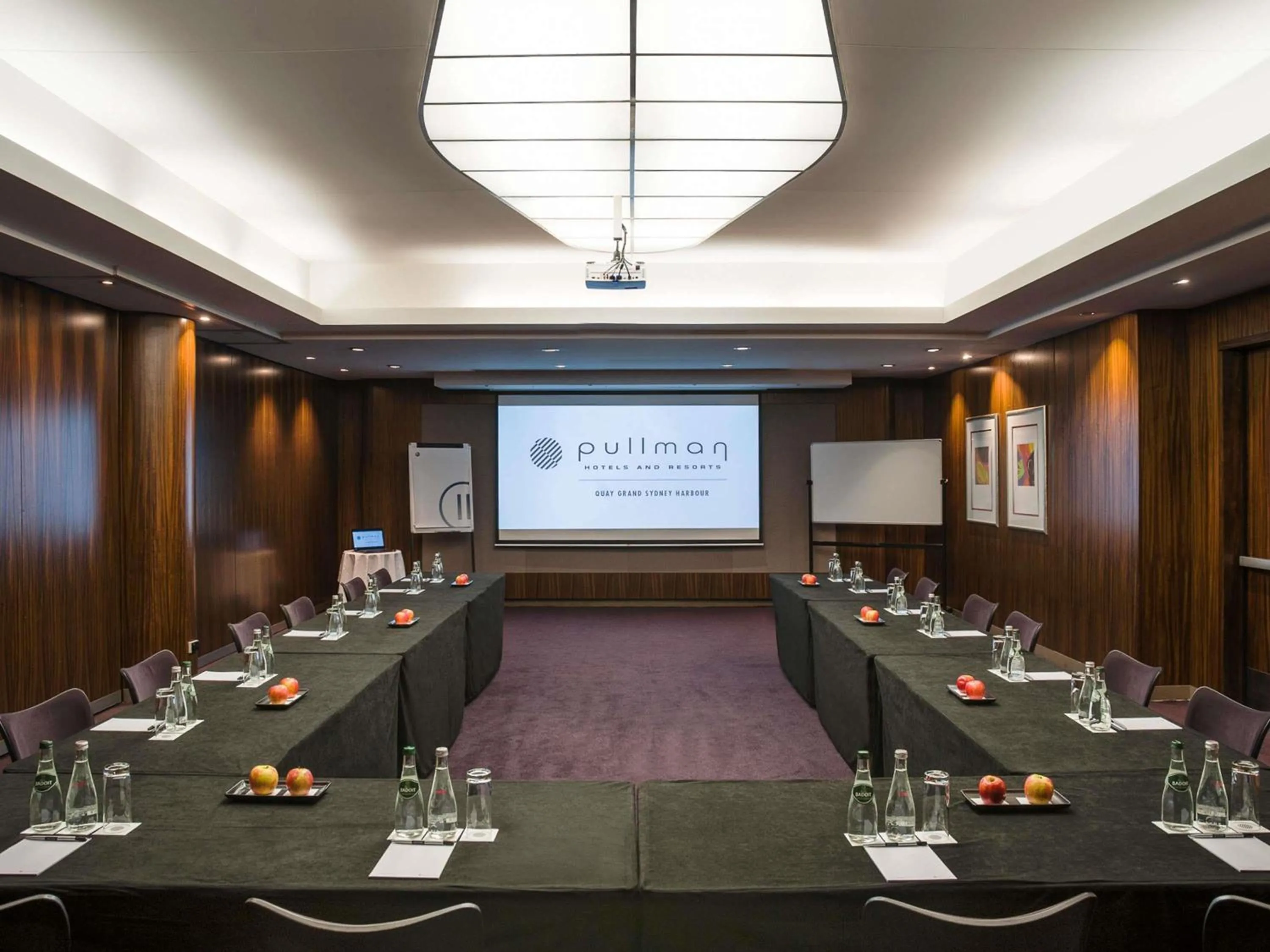 Property building in Pullman Quay Grand Sydney Harbour