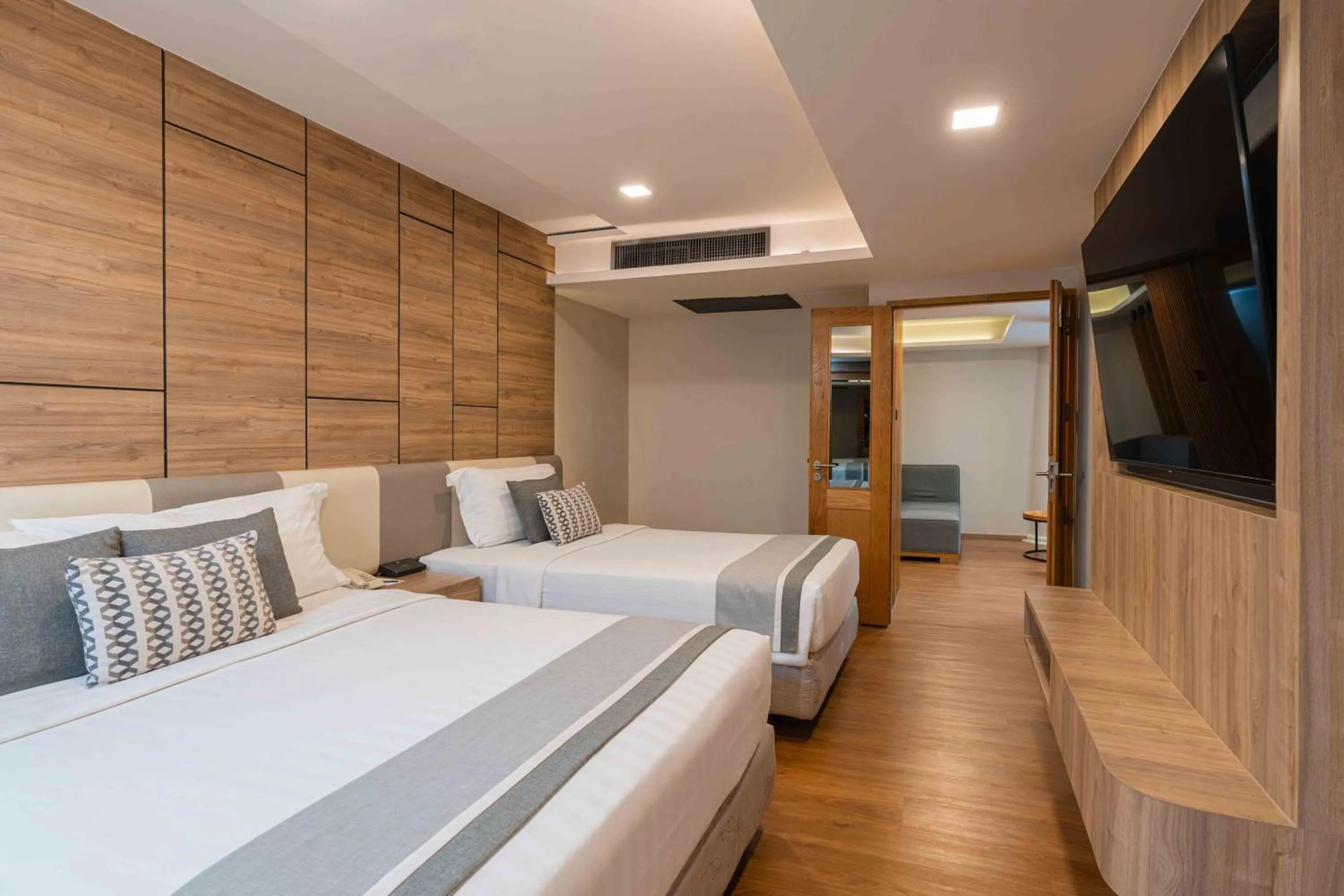 Bed in Phuket Graceland Resort and Spa