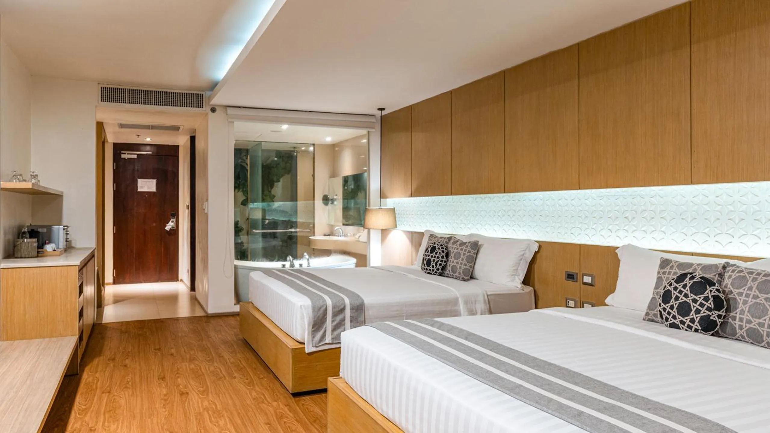 Bed in Phuket Graceland Resort and Spa