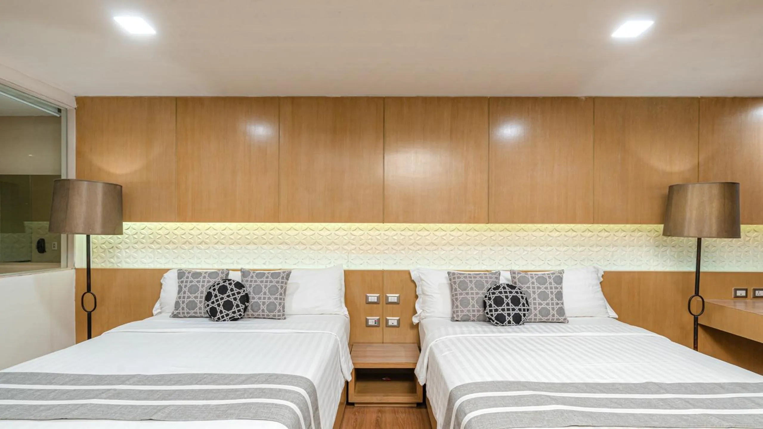 Bed in Phuket Graceland Resort and Spa