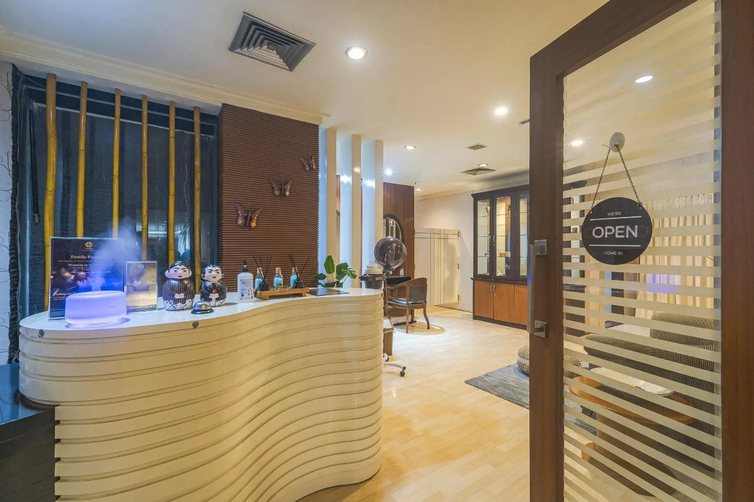 Spa and wellness centre/facilities in Surabaya Suites Hotel Powered by Archipelago Spa and wellness centre/facilities in Surabaya Suites Hotel Powered by Archipelago