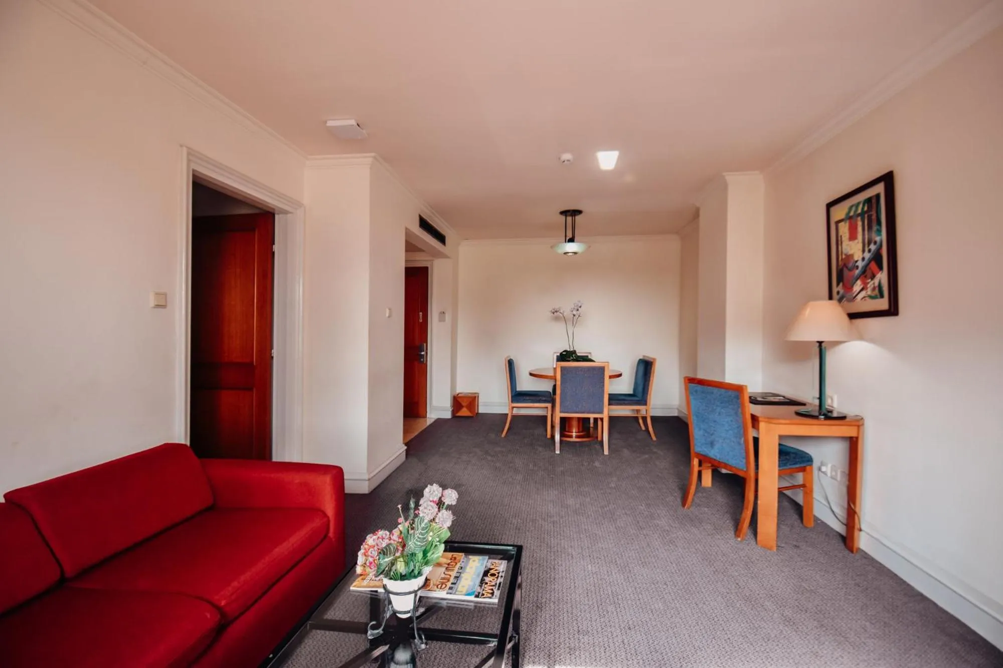 Living room in Surabaya Suites Hotel Powered by Archipelago