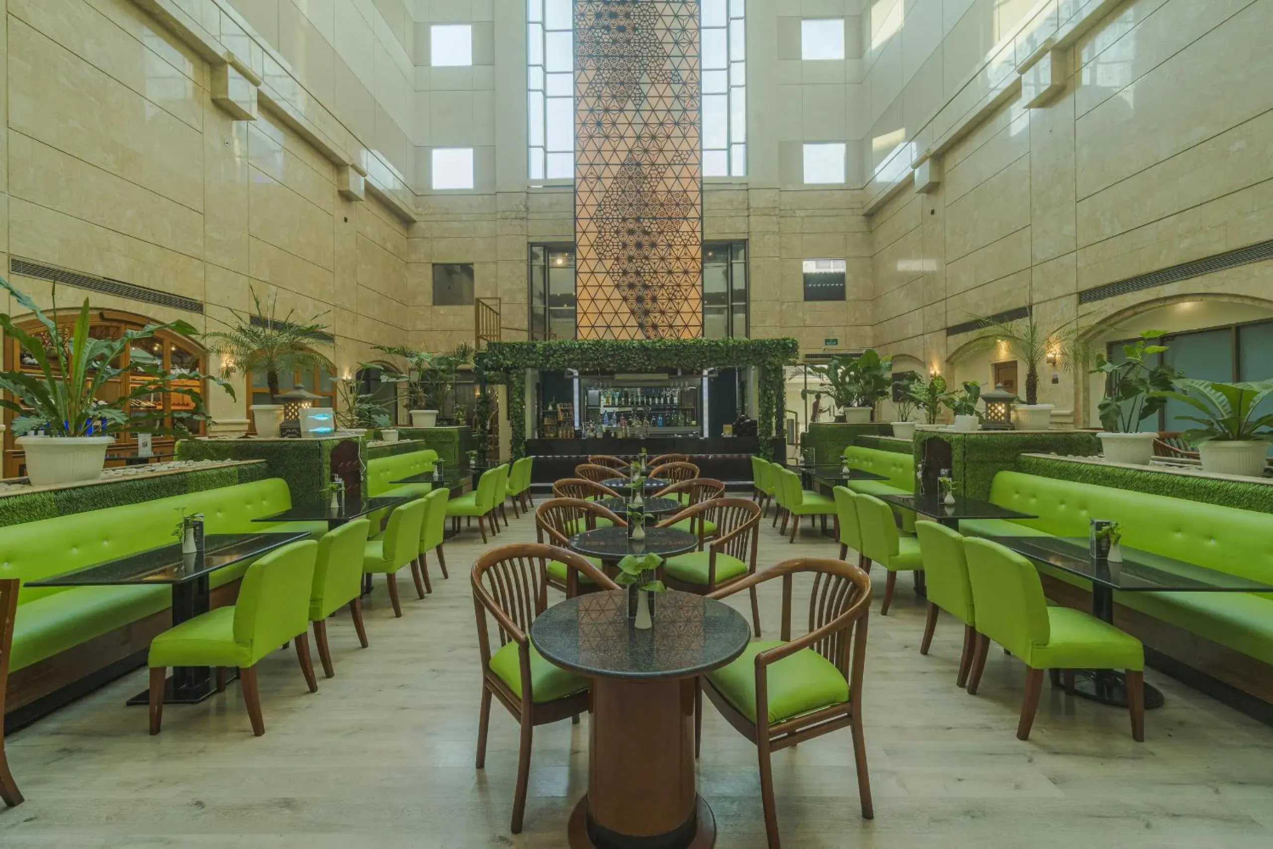 Restaurant/places to eat in Surabaya Suites Hotel Powered by Archipelago Restaurant/places to eat in Surabaya Suites Hotel Powered by Archipelago