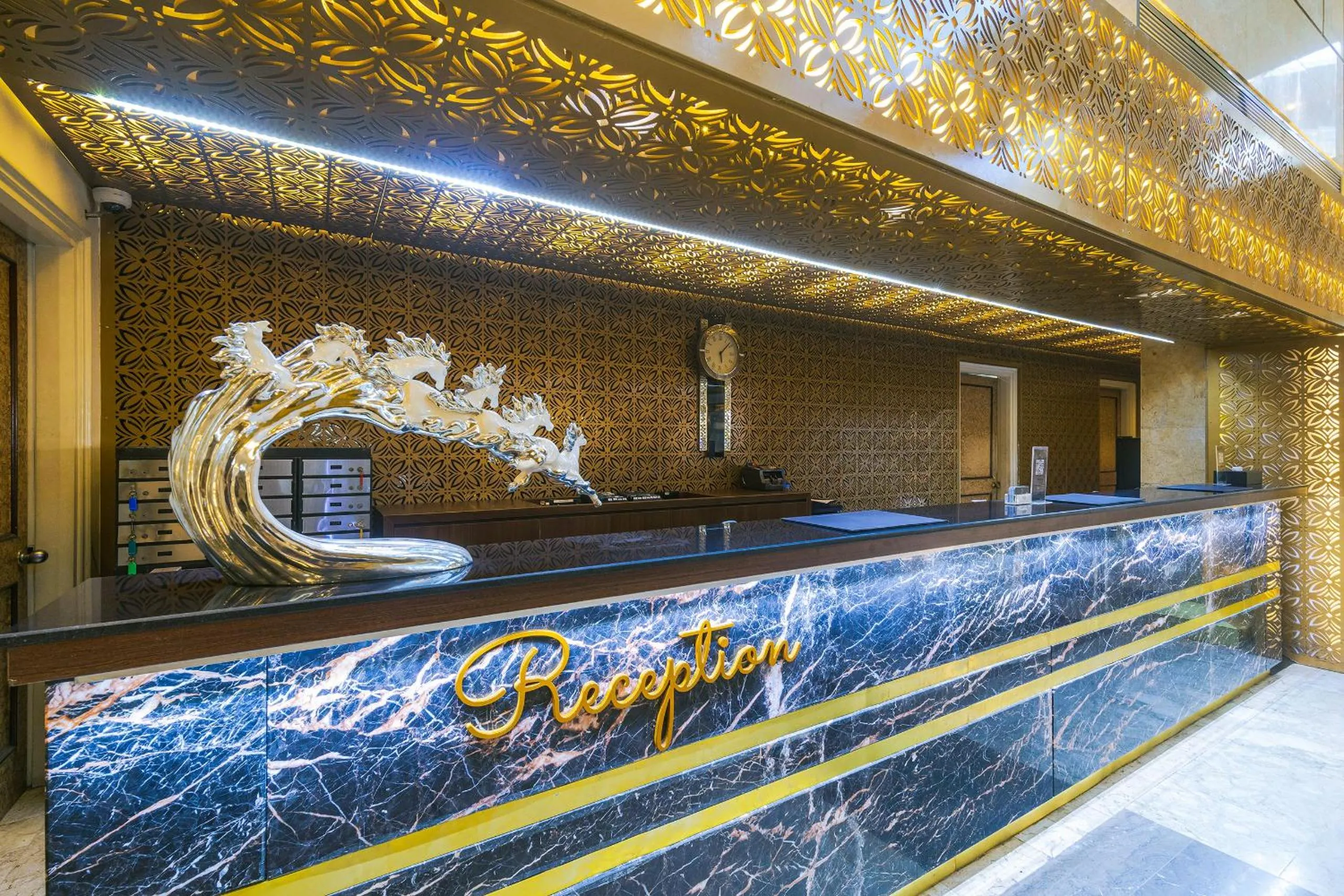 Lobby or reception in Surabaya Suites Hotel Powered by Archipelago