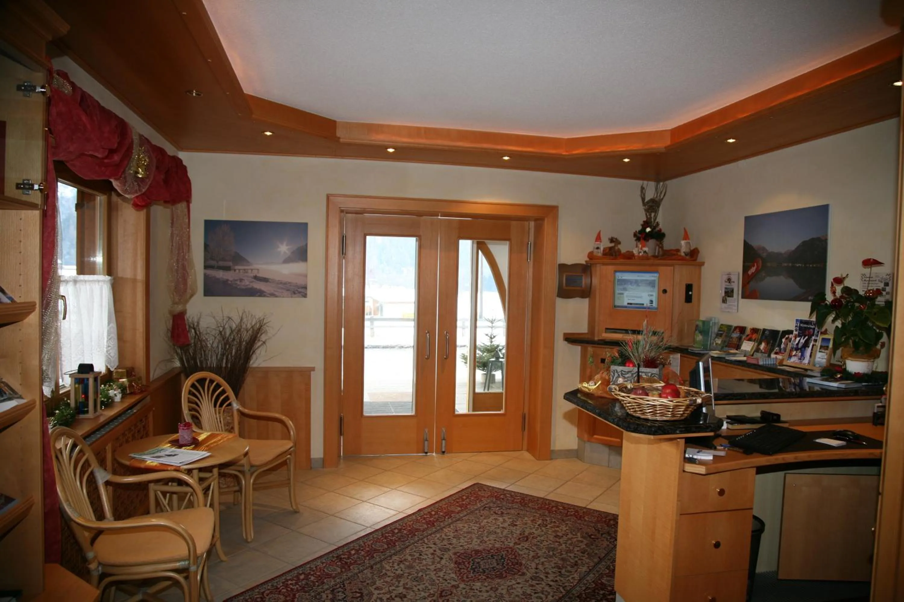 Lobby or reception in Frühstückshotel Margret