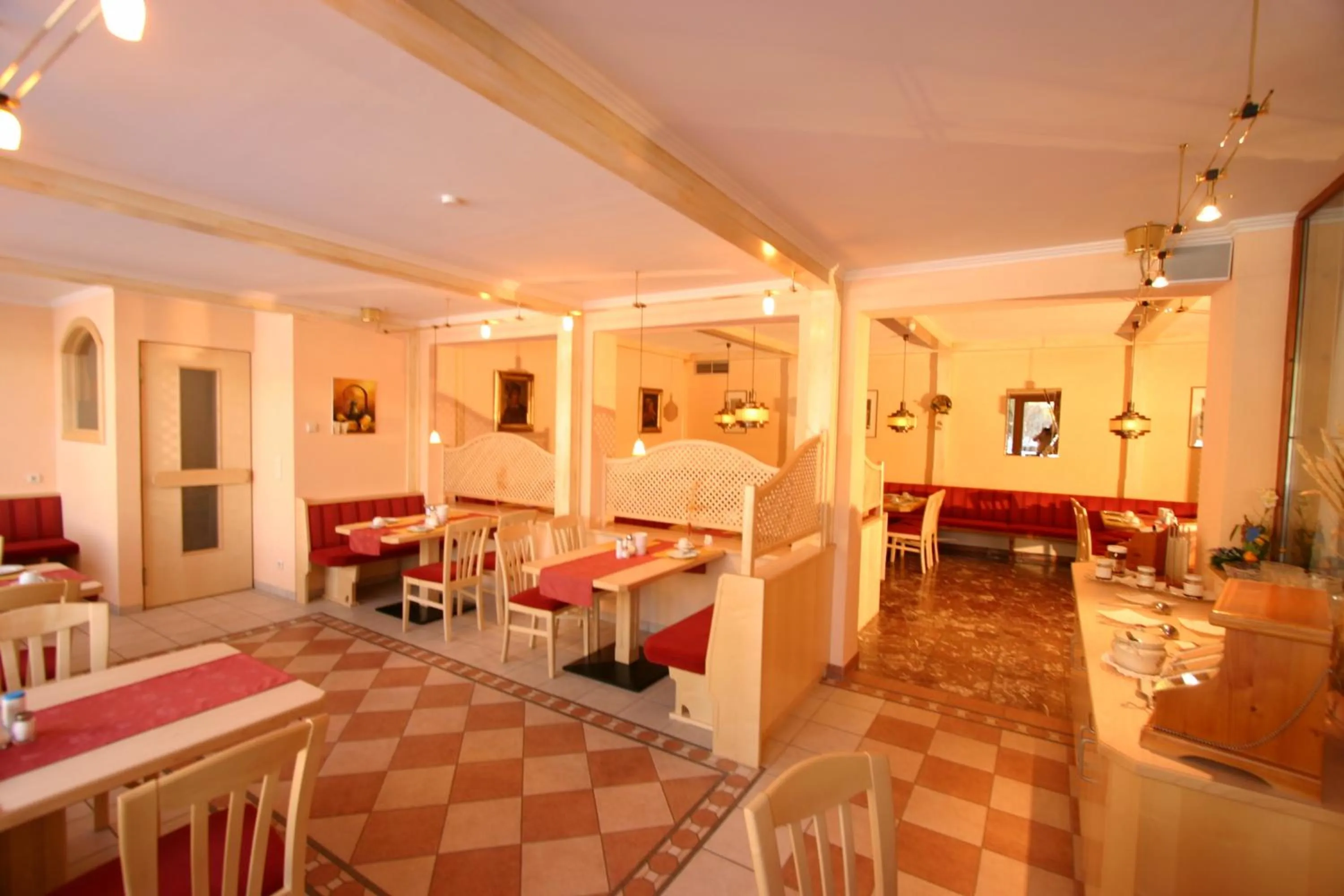 Restaurant/places to eat in Frühstückshotel Margret