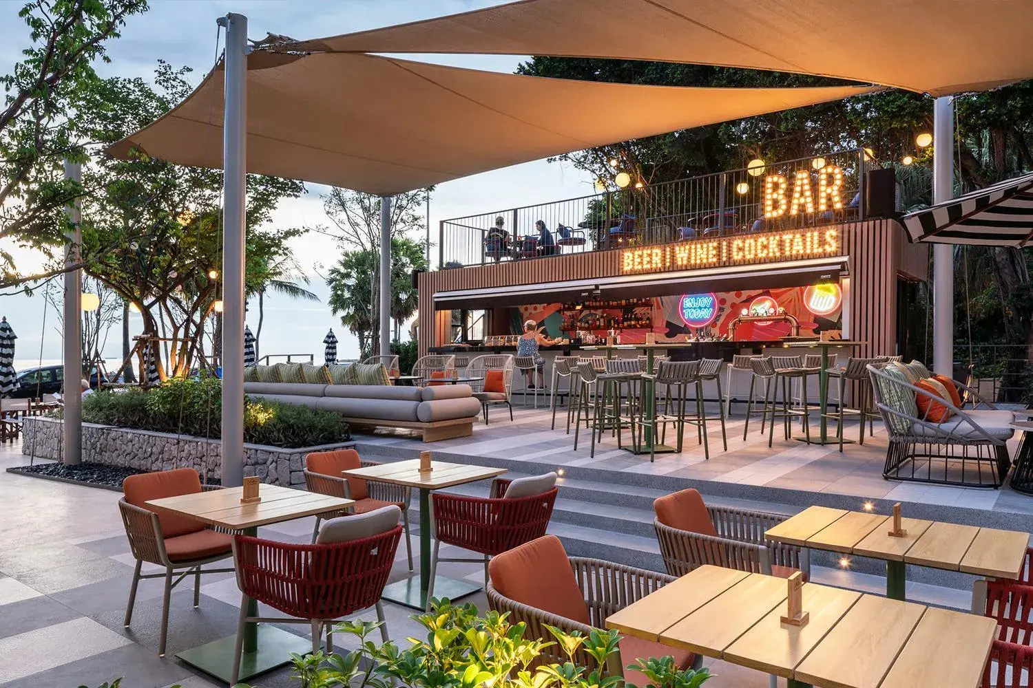 Restaurant/places to eat in Holiday Inn Pattaya by IHG Restaurant/places to eat in Holiday Inn Pattaya by IHG