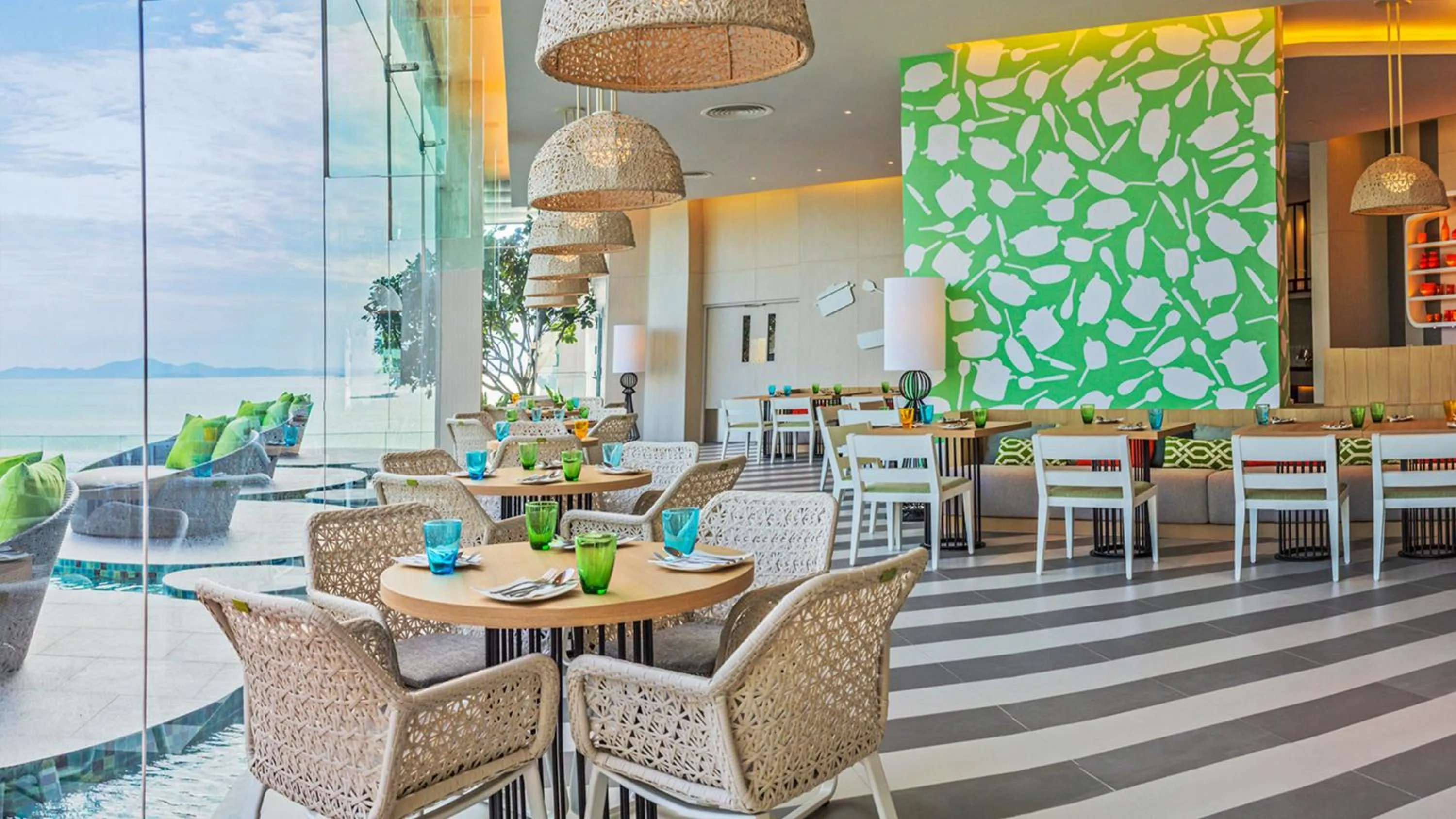 Restaurant/places to eat in Holiday Inn Pattaya by IHG