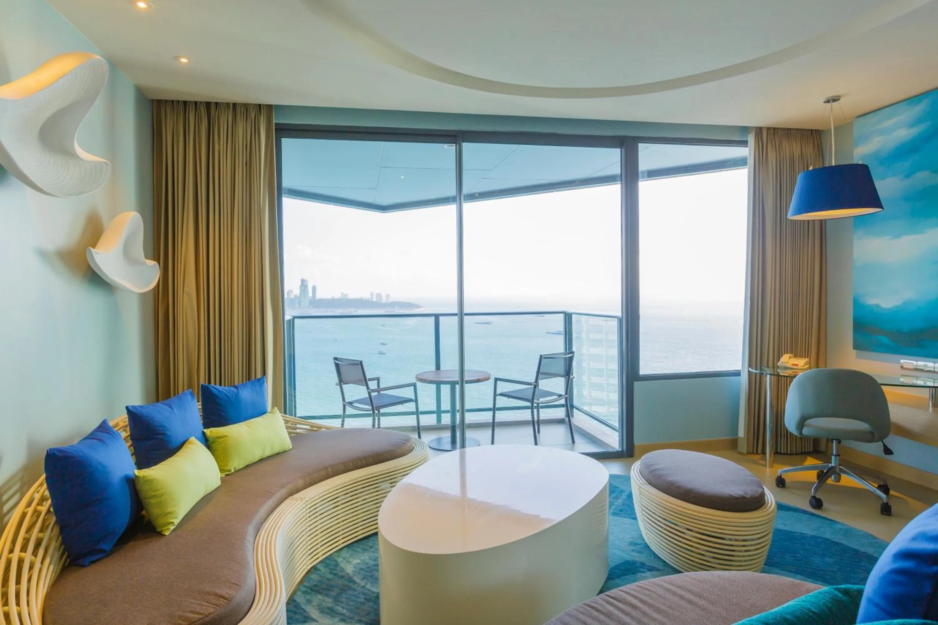 Photo of the whole room in Holiday Inn Pattaya by IHG