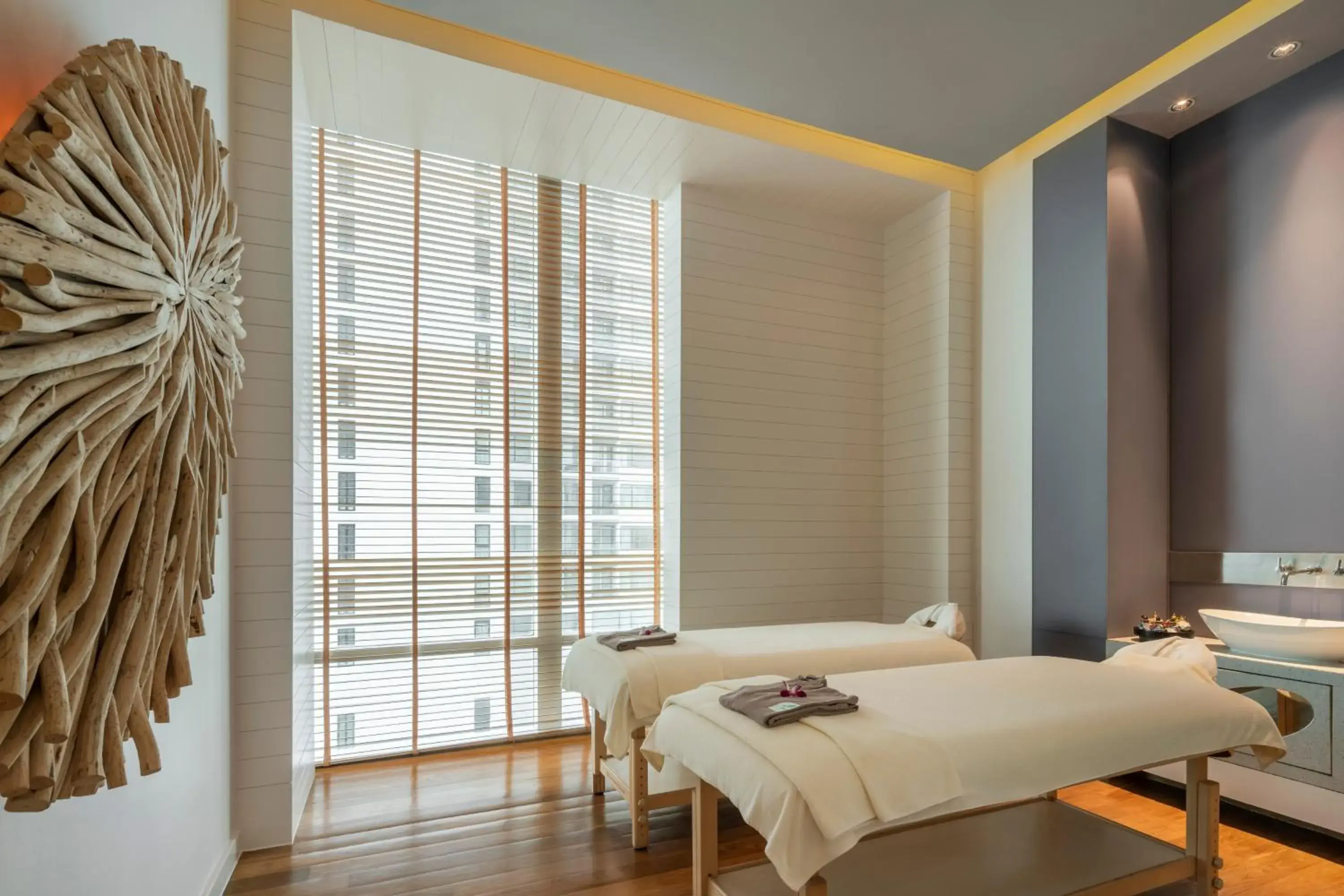 Spa and wellness centre/facilities, Bed in Holiday Inn Pattaya by IHG Spa and wellness centre/facilities, Bed in Holiday Inn Pattaya by IHG