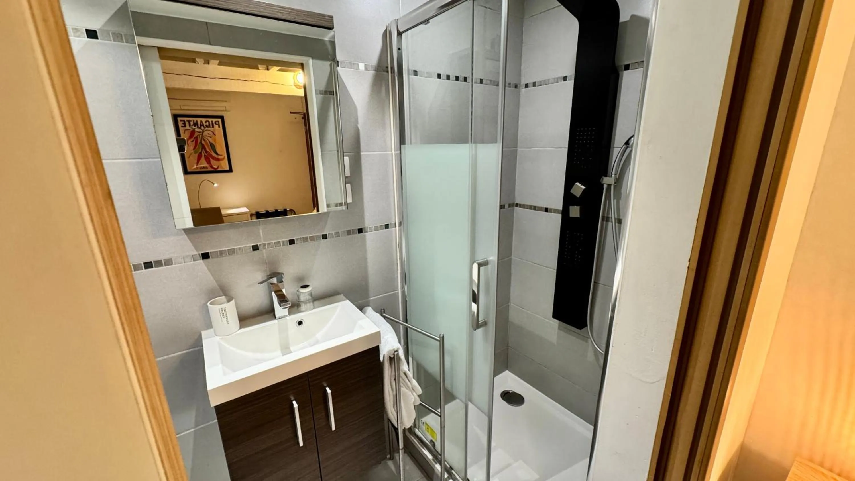 Shower in Hotel Le Galambre