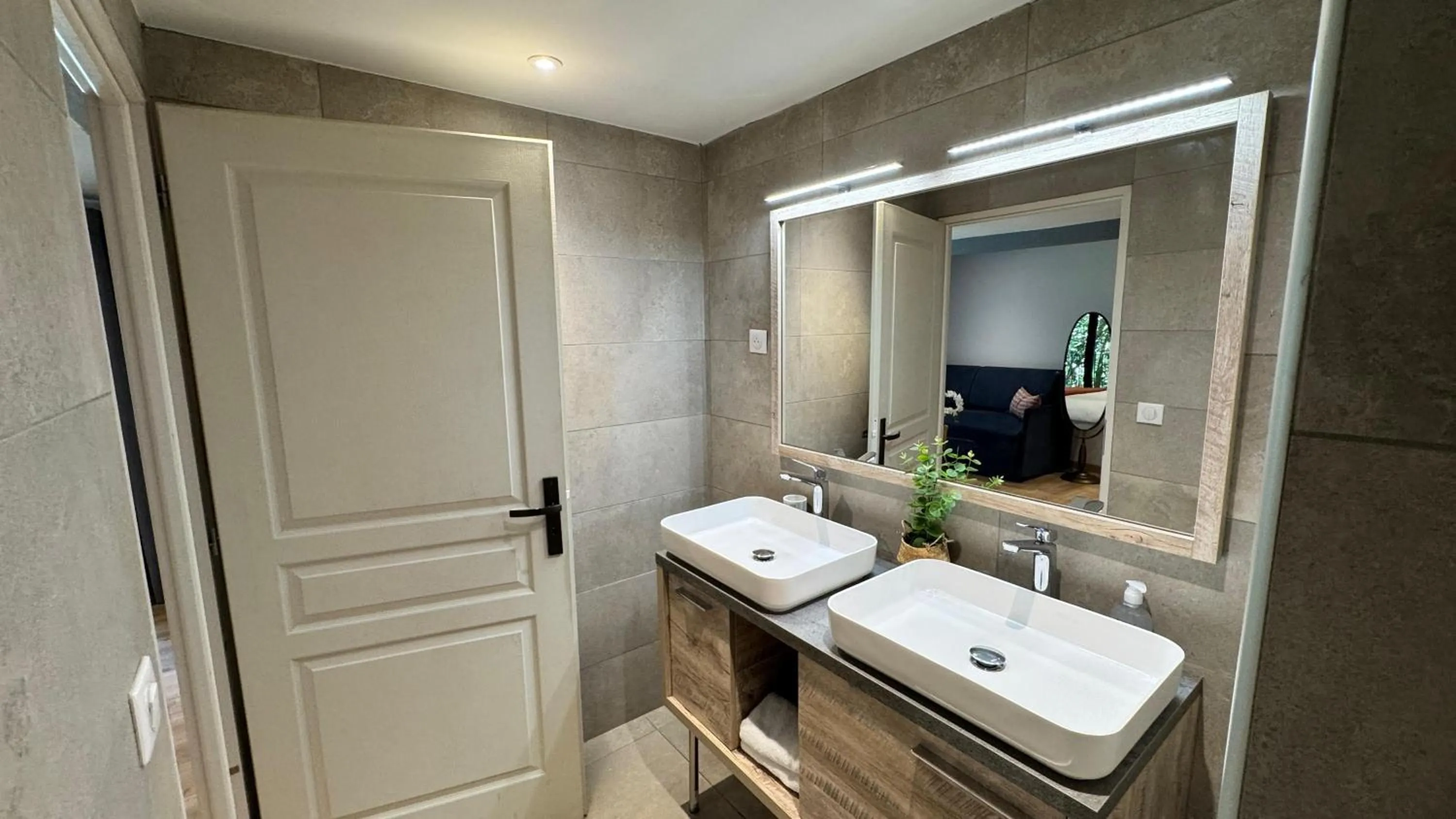 Bathroom in Hotel Le Galambre