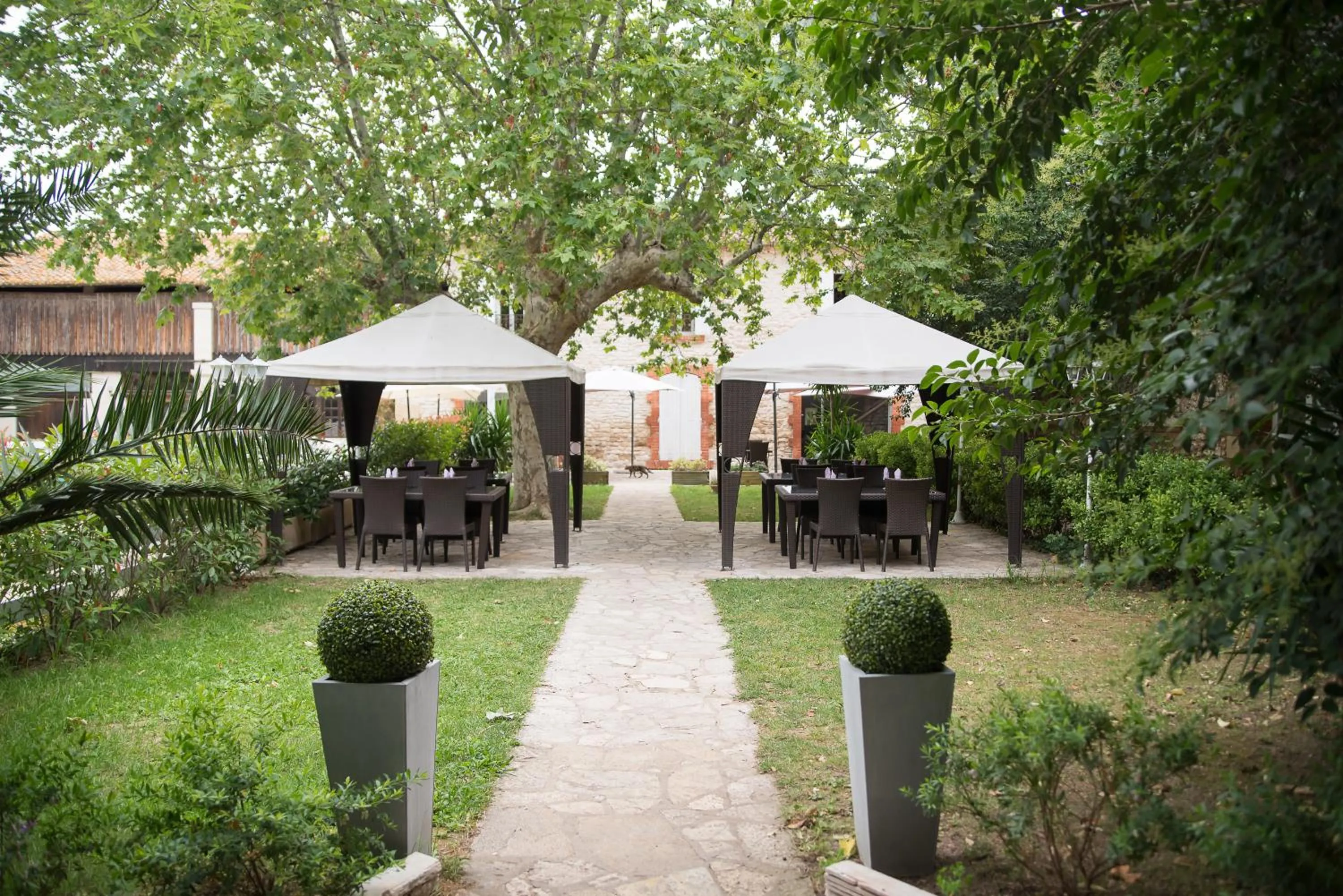 Patio in Hotel Mas De Galoffre