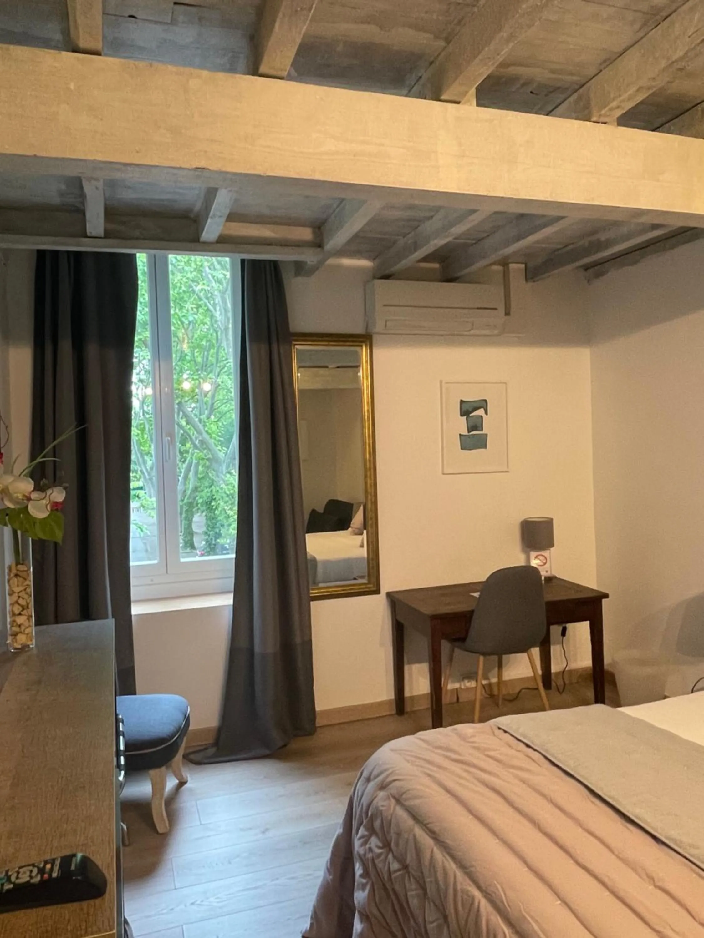 hair dresser, Bed in Hotel Mas De Galoffre