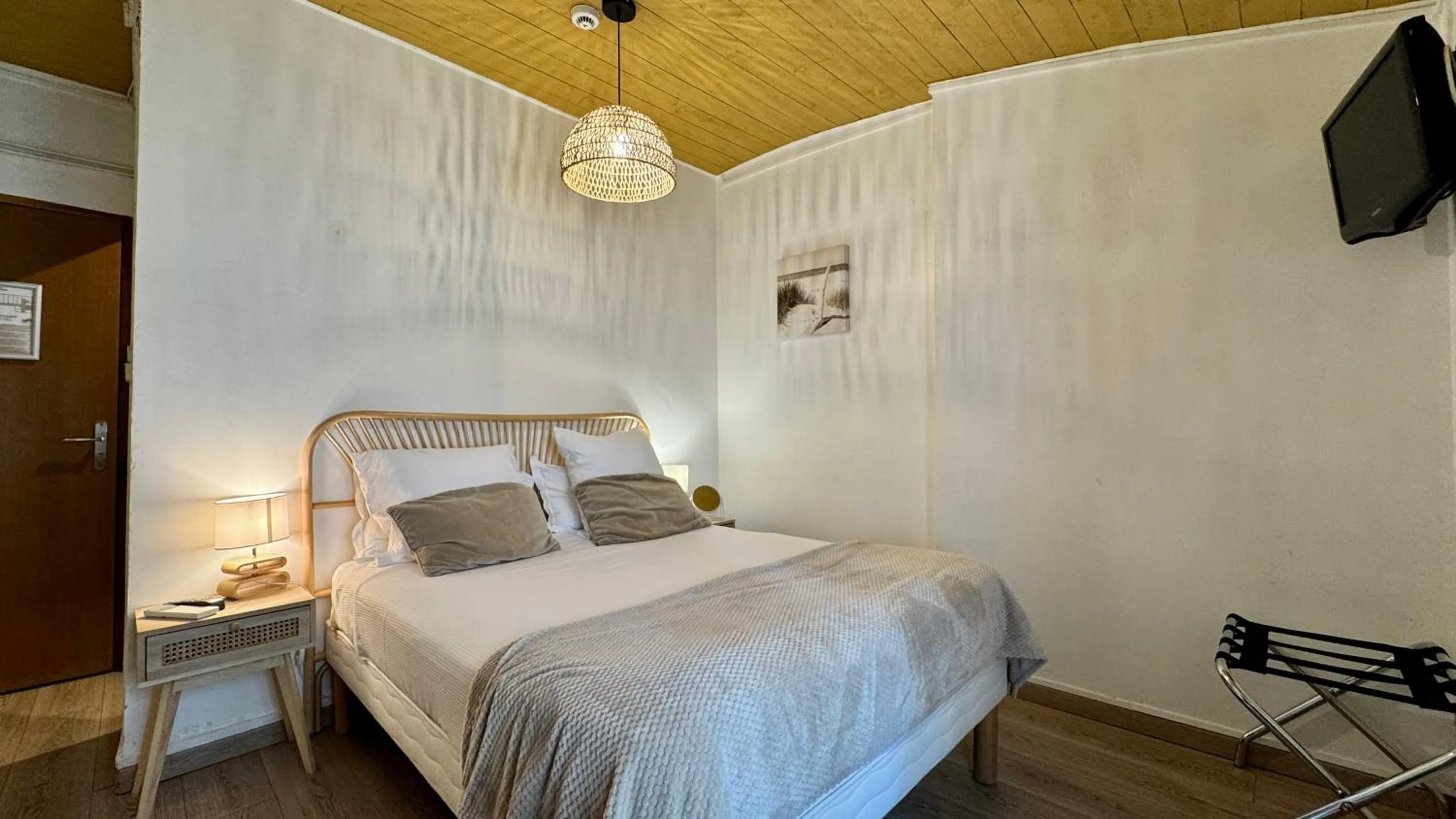 Bed in Hotel Le Galambre