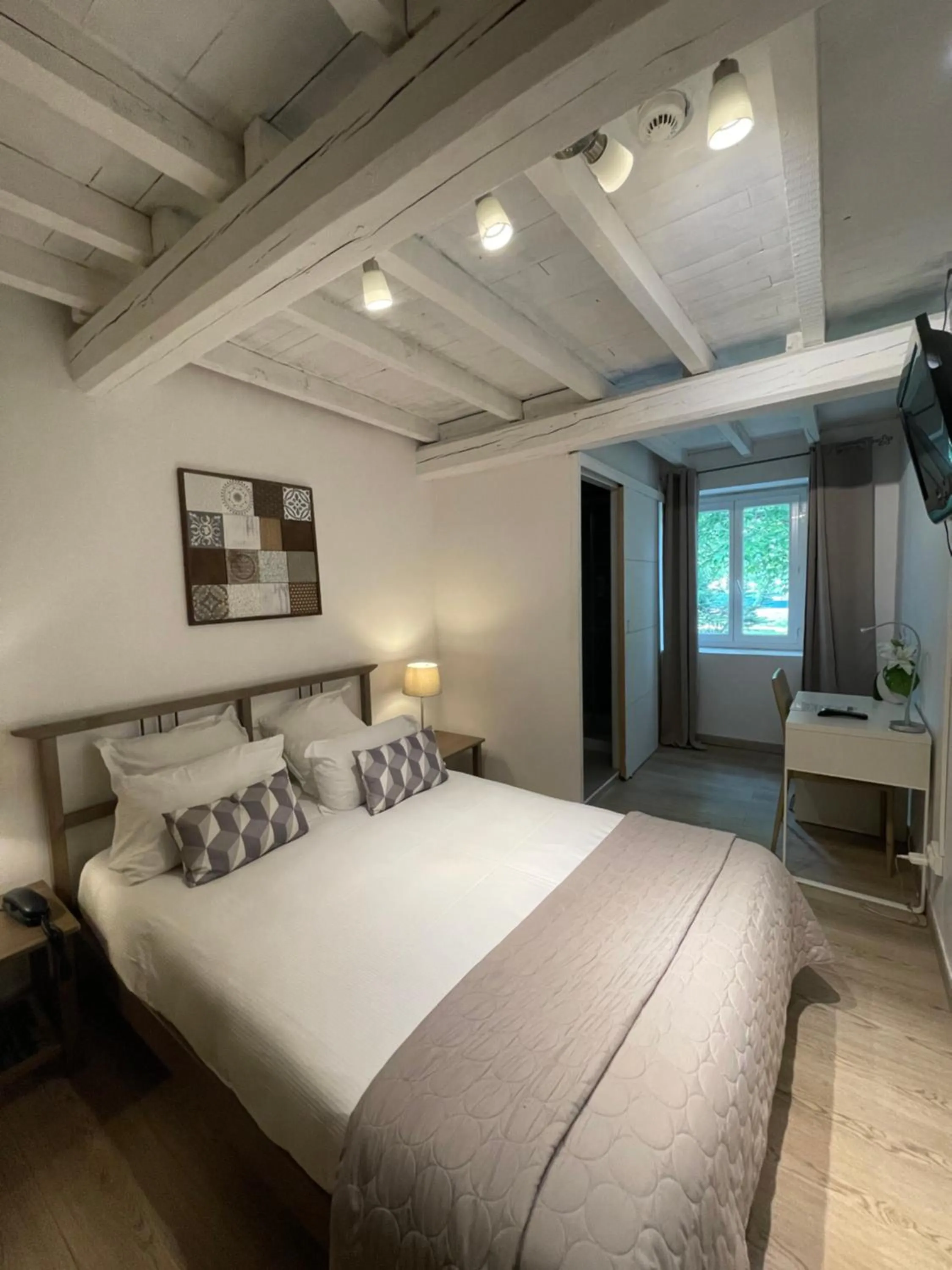 Photo of the whole room, Bed in Hotel Mas De Galoffre