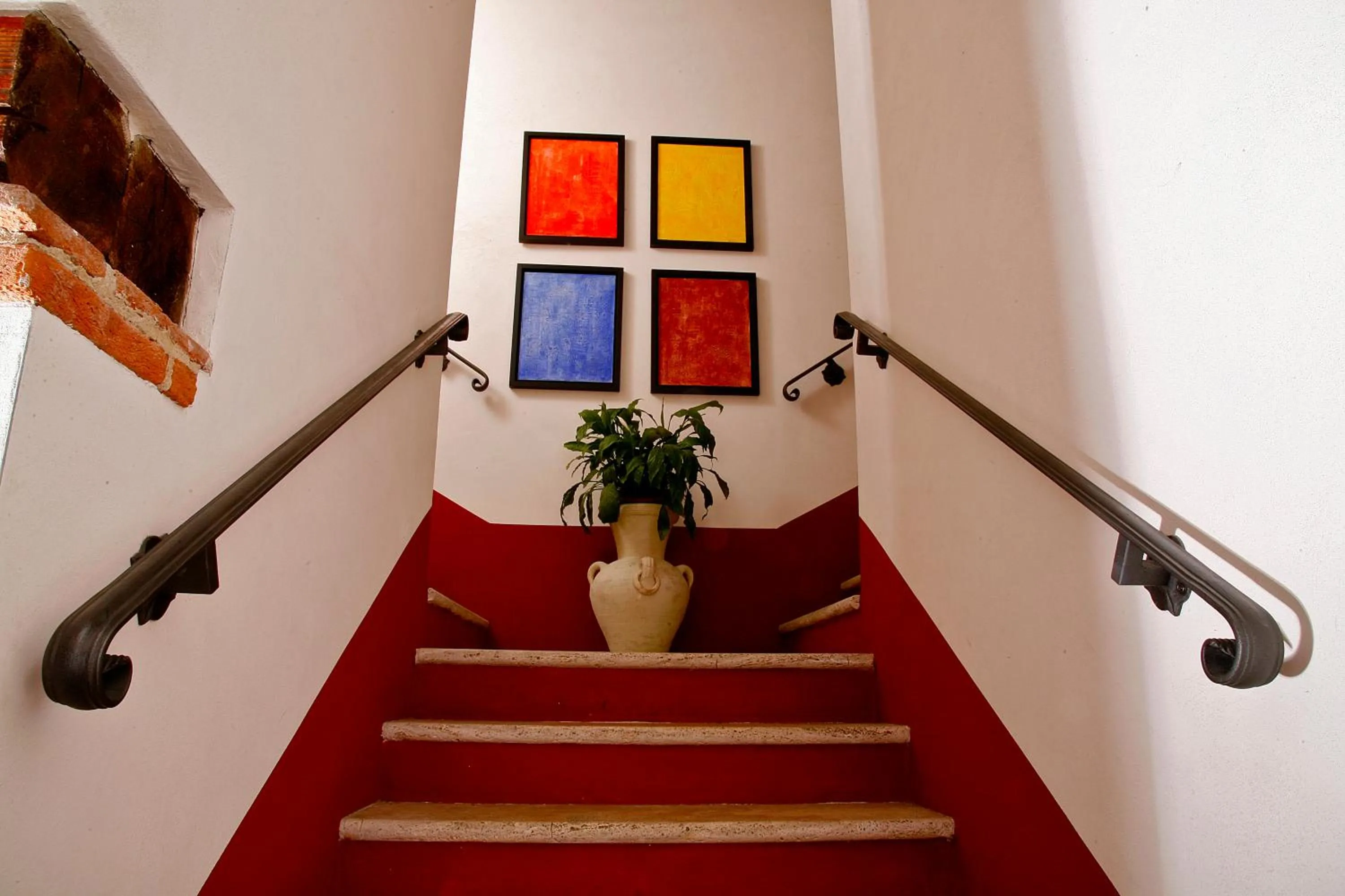 Decorative detail in Al Gallo Nero