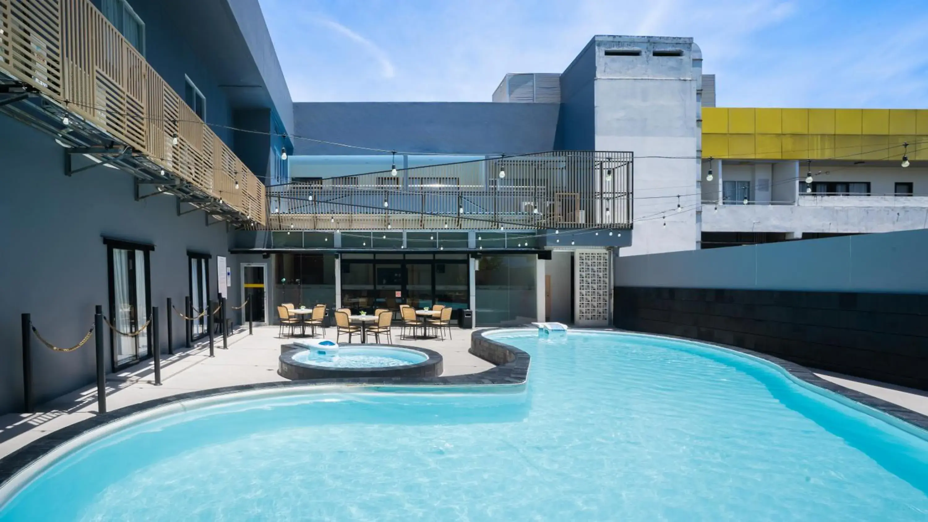 Swimming pool in Swiss-Belhotel Manokwari Swimming pool in Swiss-Belhotel Manokwari