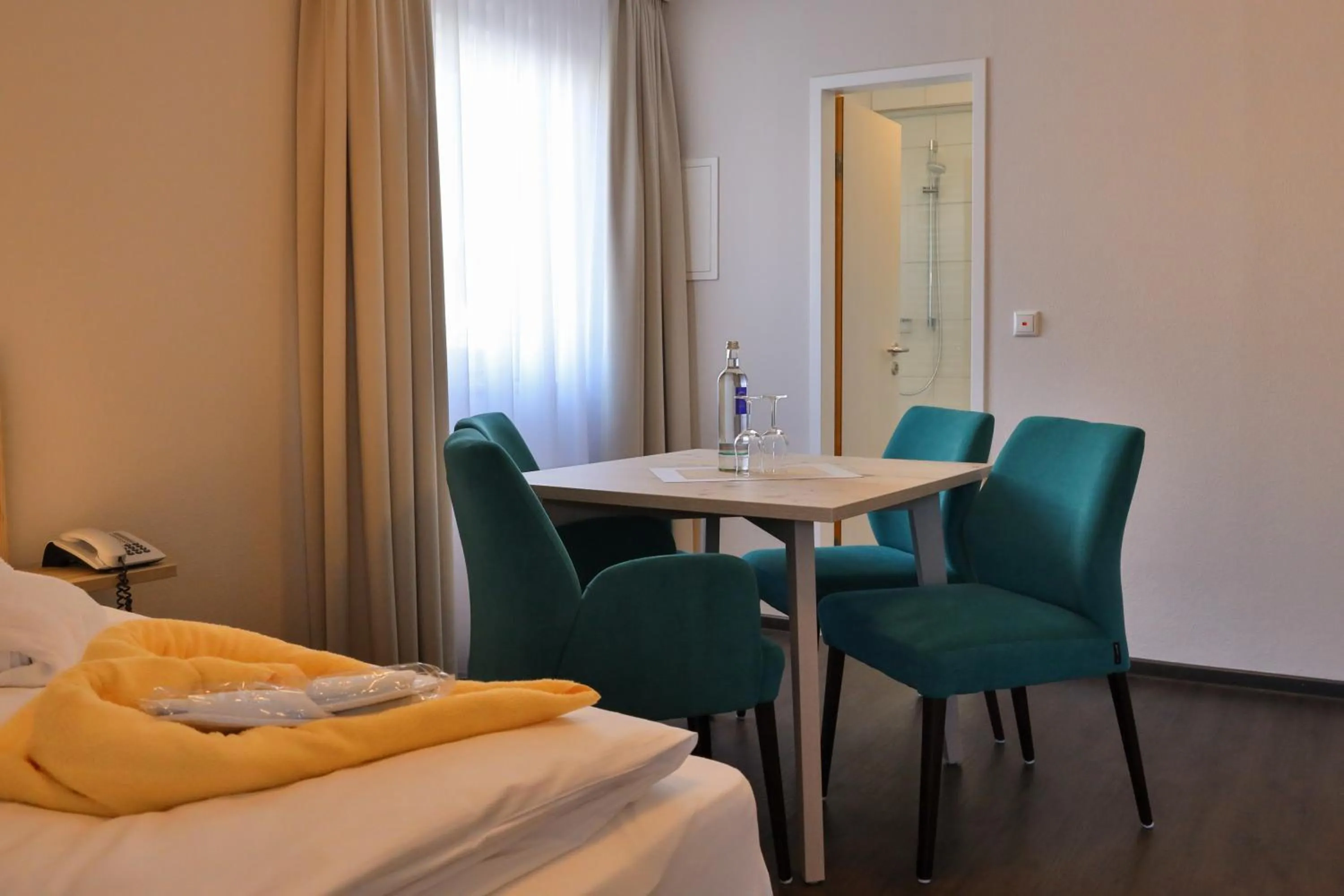 Seating area, Bed in Sonnenhotel Bayerischer Hof - All Inklusive