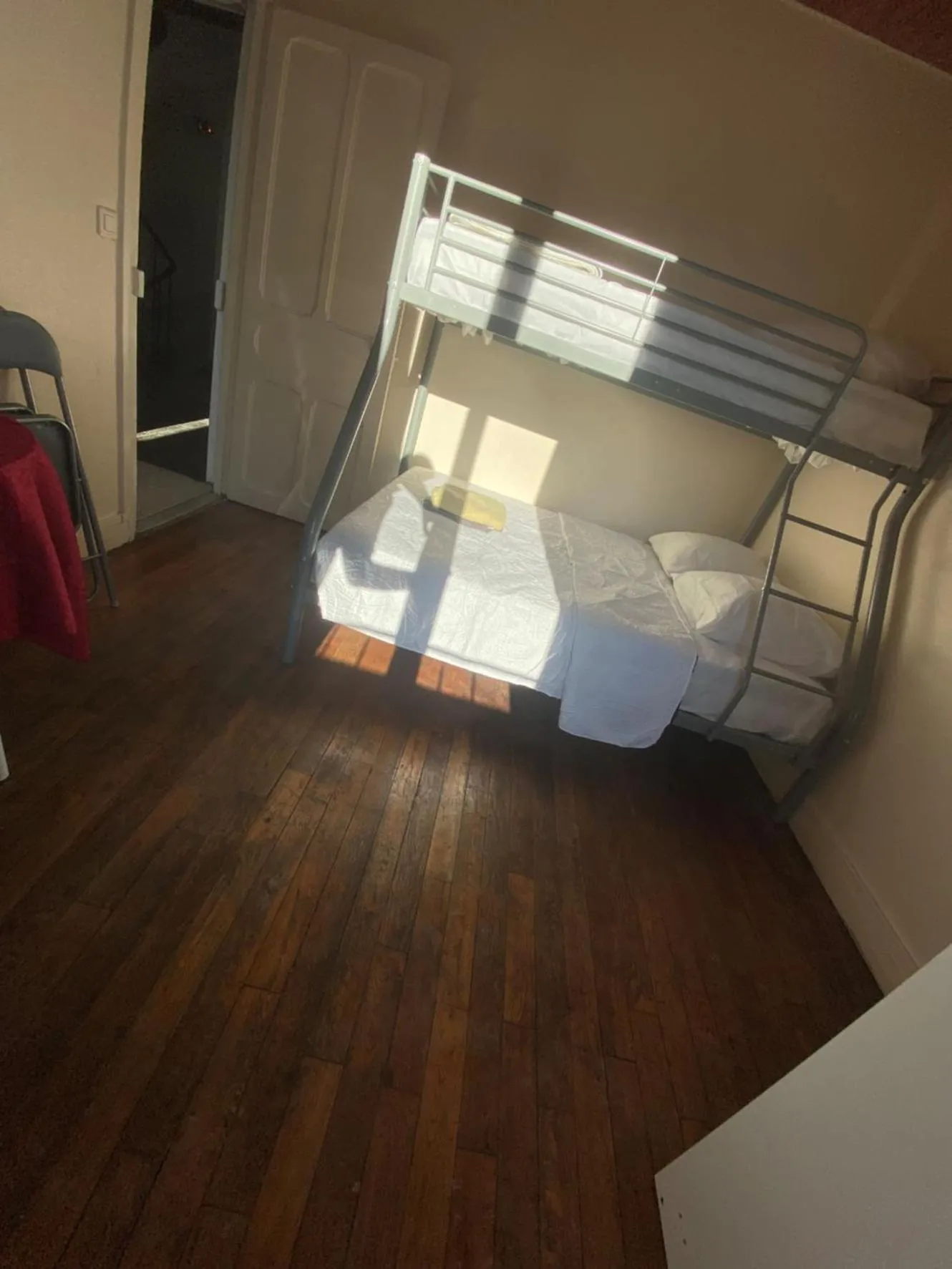 Photo of the whole room, Bed in RENT APPART - Colombes