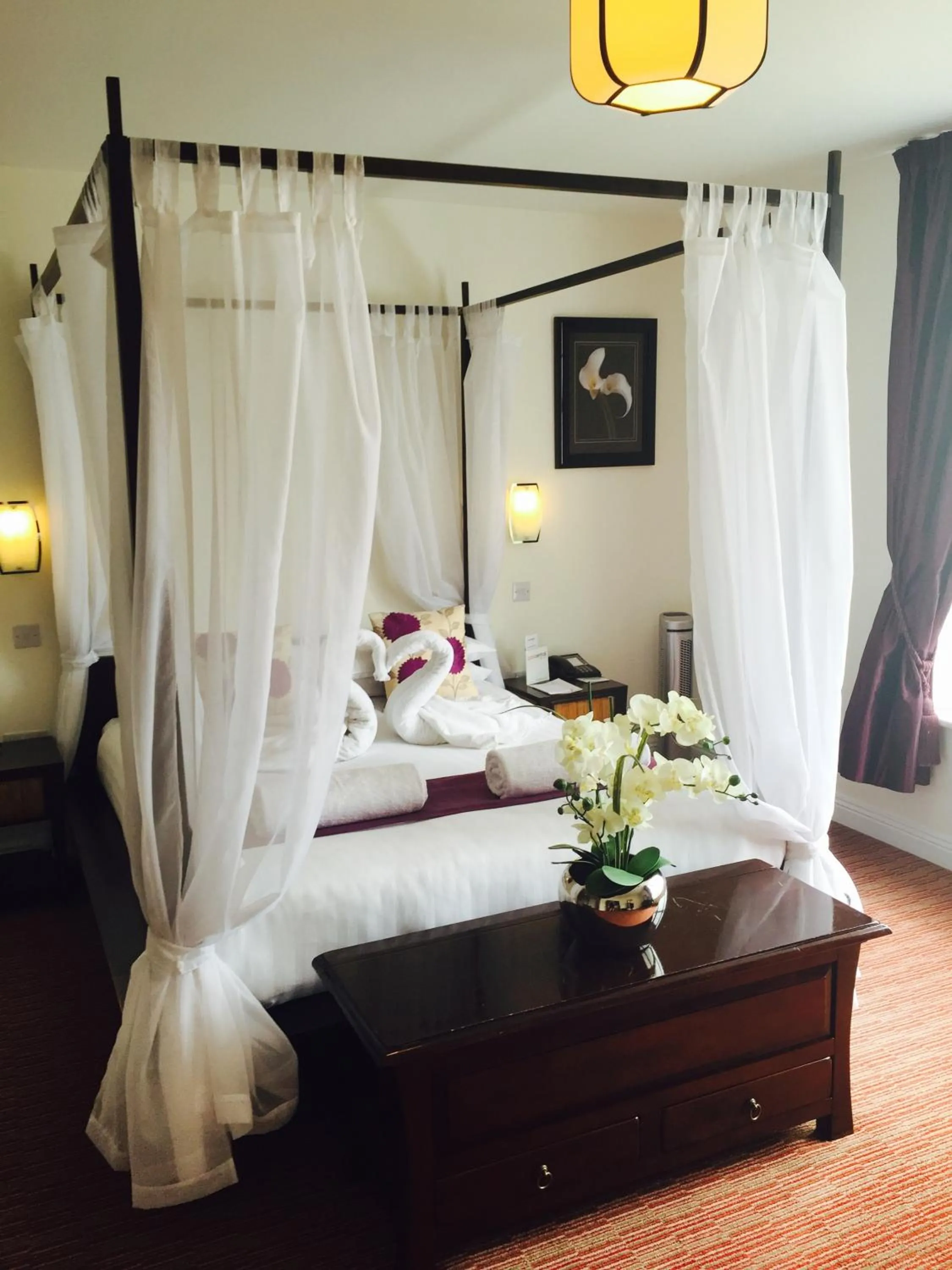 Photo of the whole room, Bed in Park Central Hotel