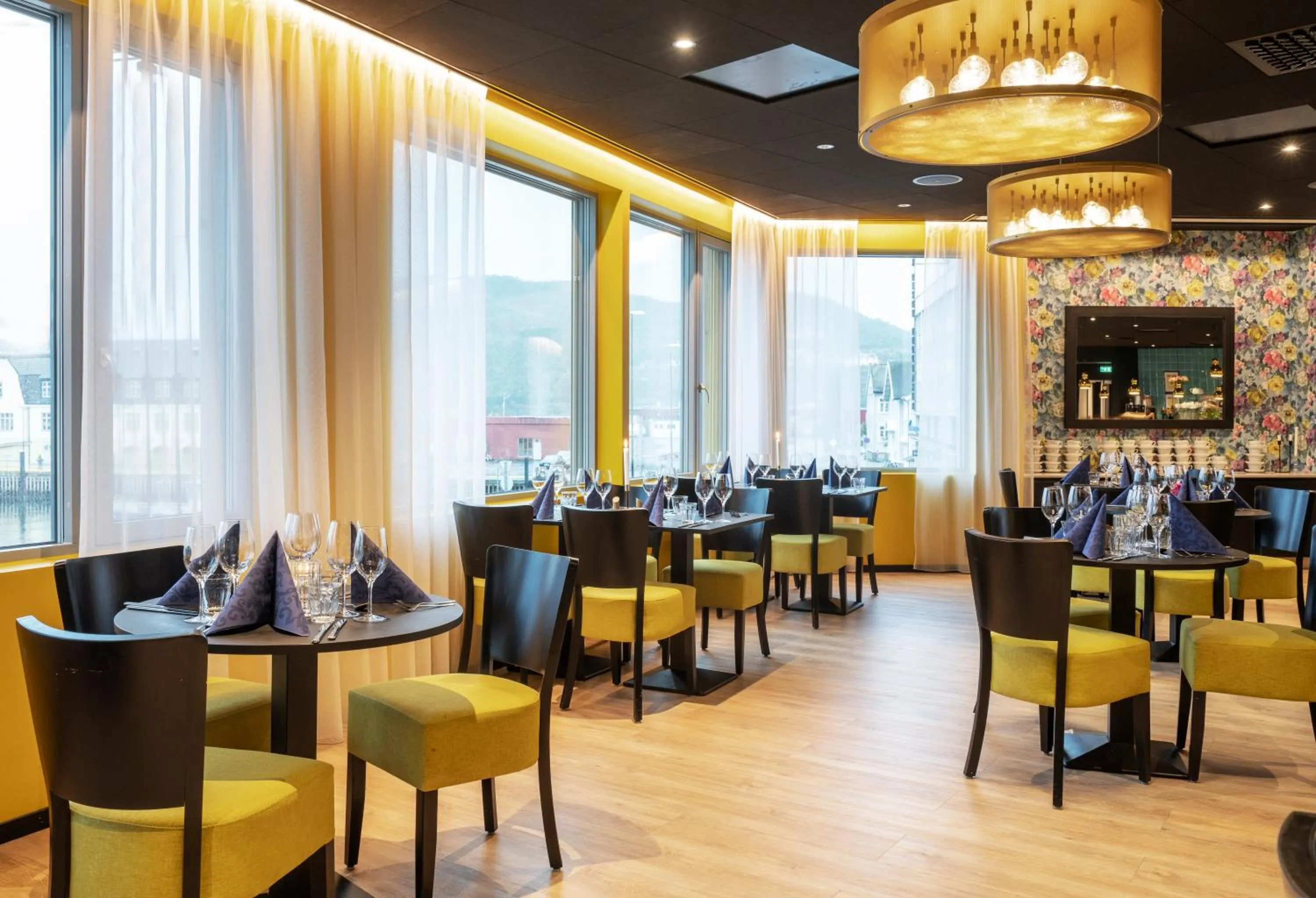 Restaurant/places to eat in Thon Hotel Harstad