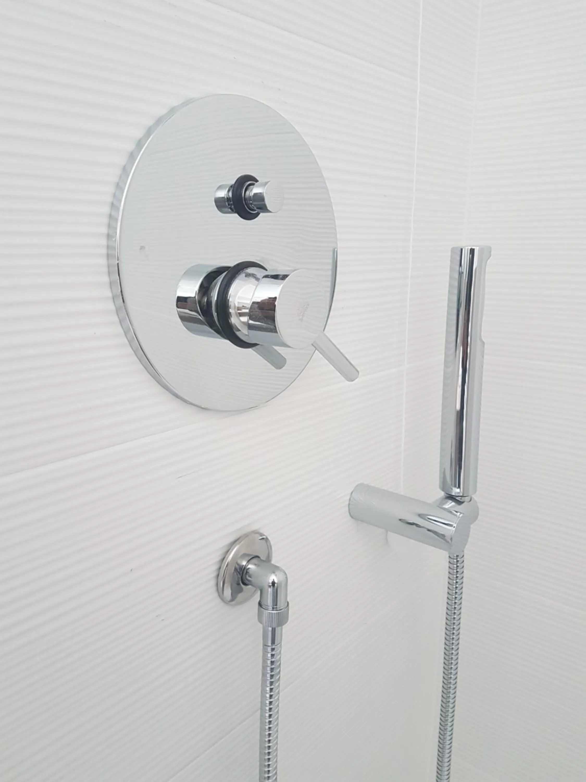 Shower in Miramed rooms