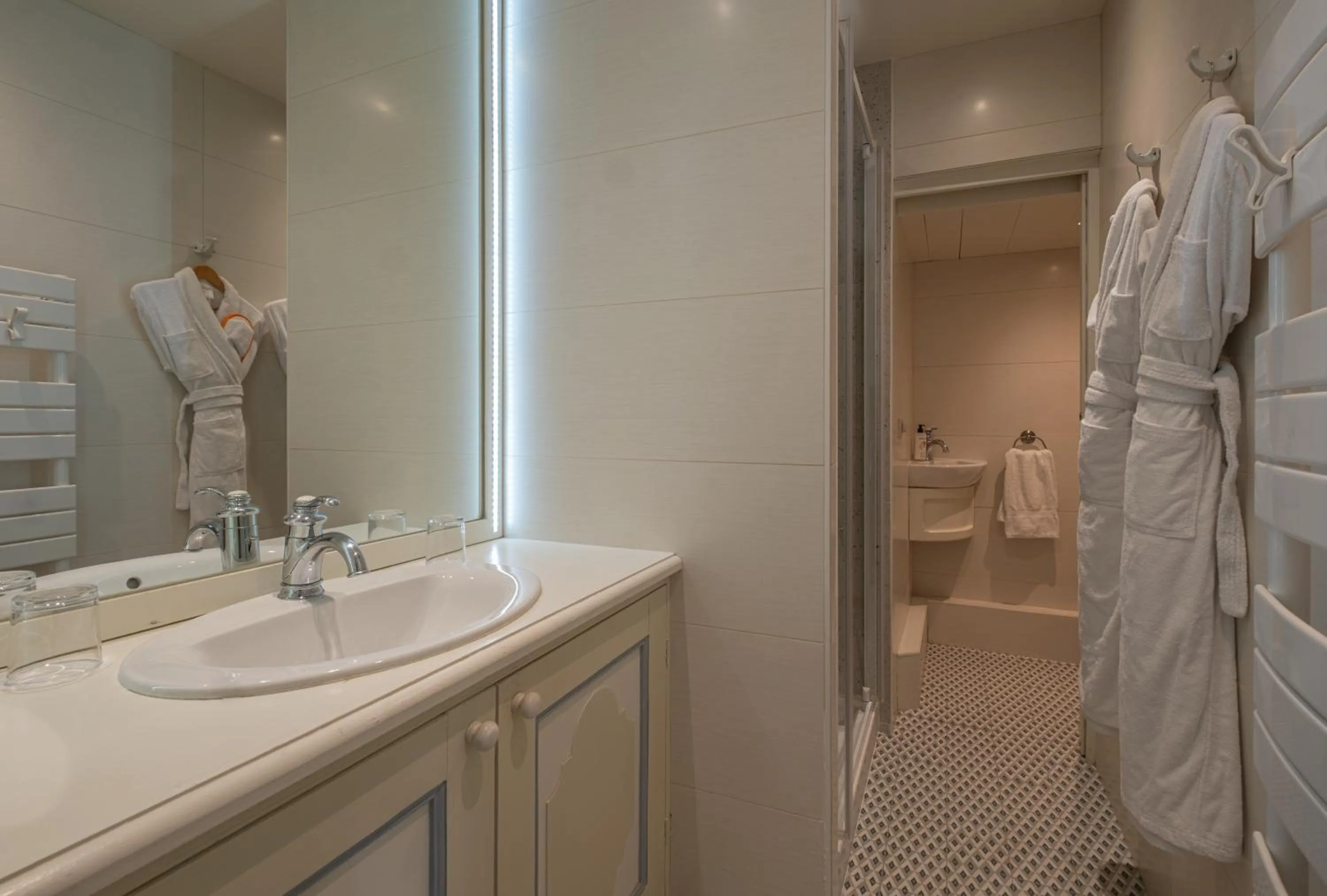 Bathroom in La Baronnie Hôtel & Spa - Teritoria