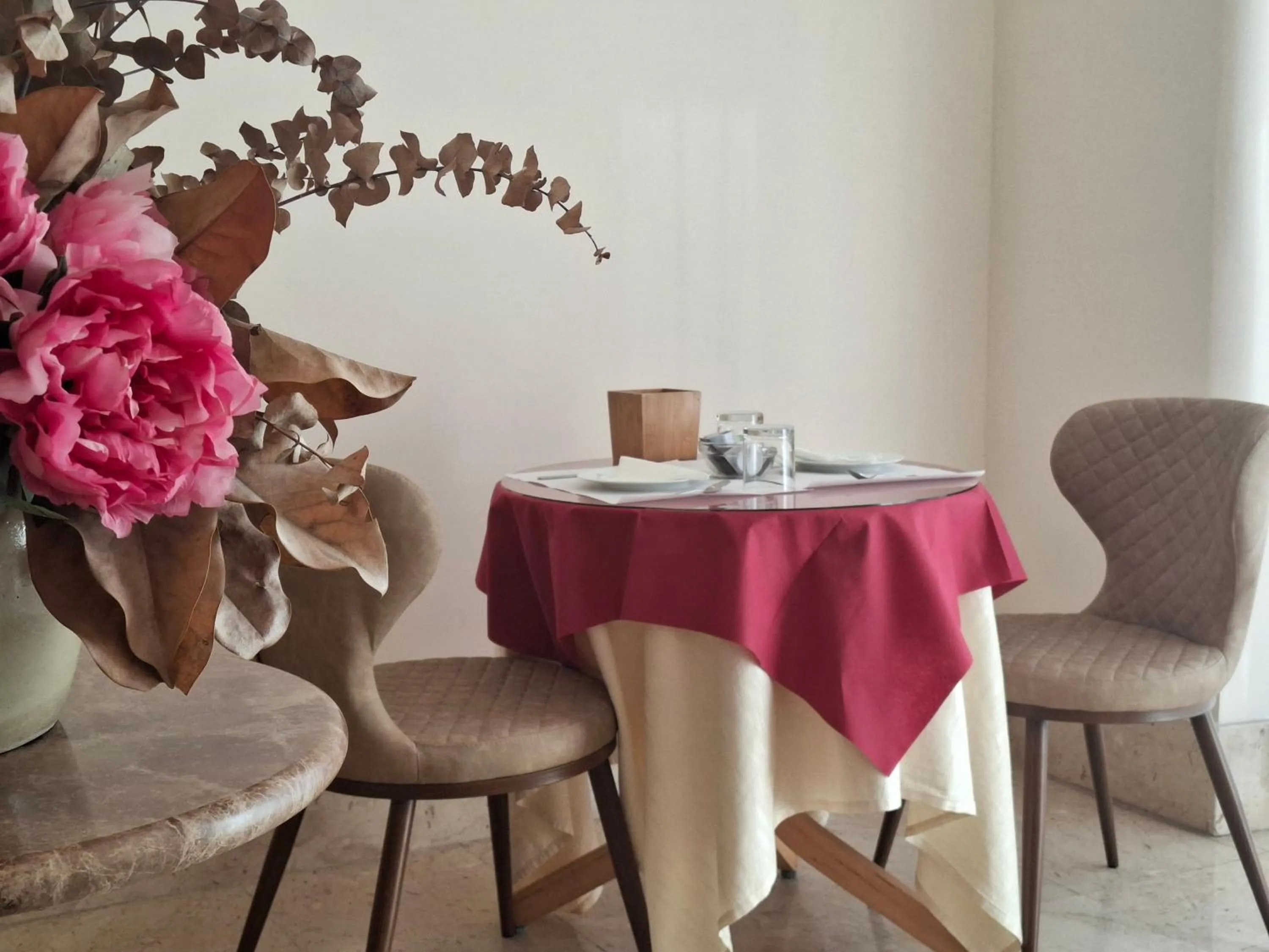 Communal lounge/ TV room in Hotel Principe Eugenio