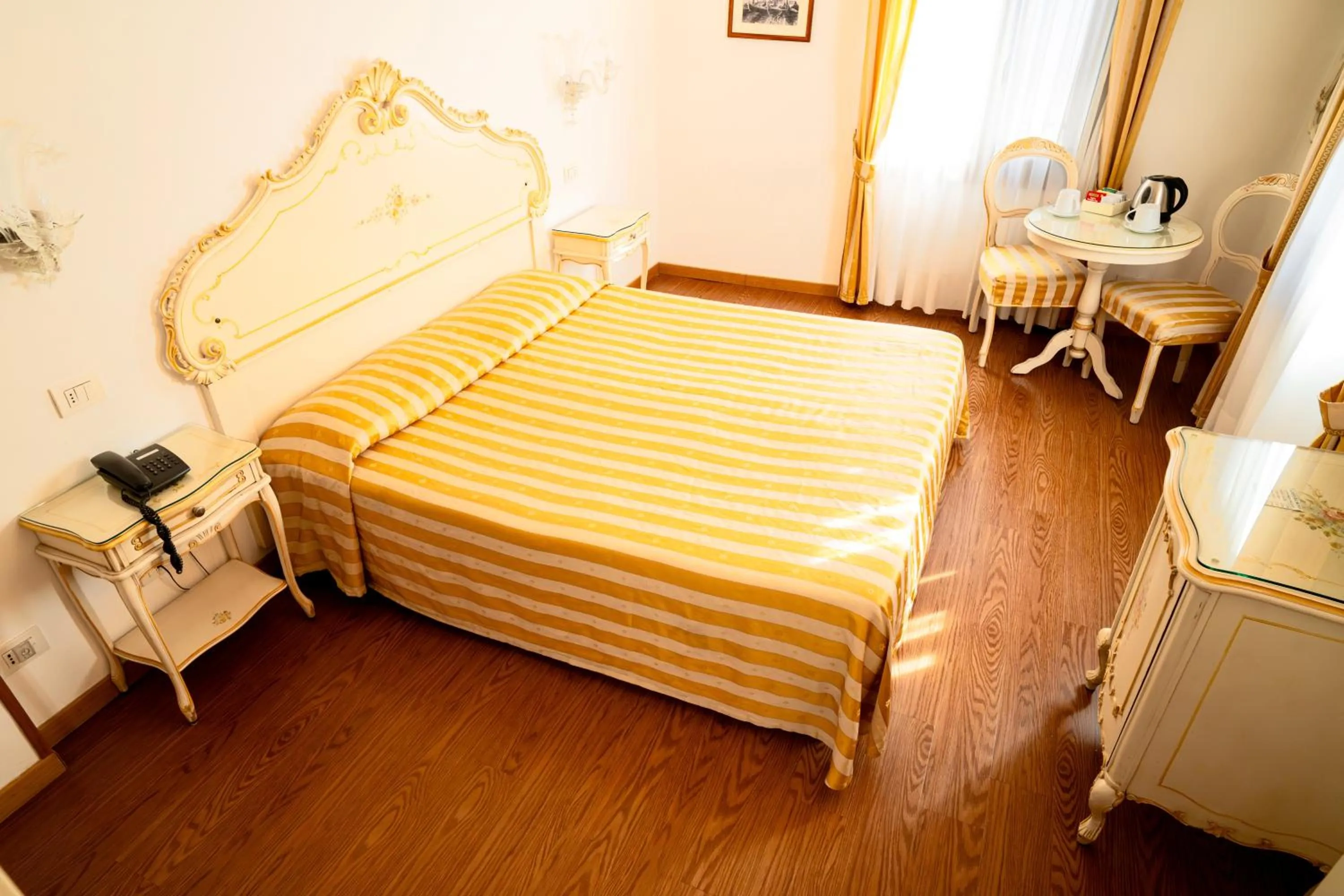 Photo of the whole room, Bed in Casa Sul Molo