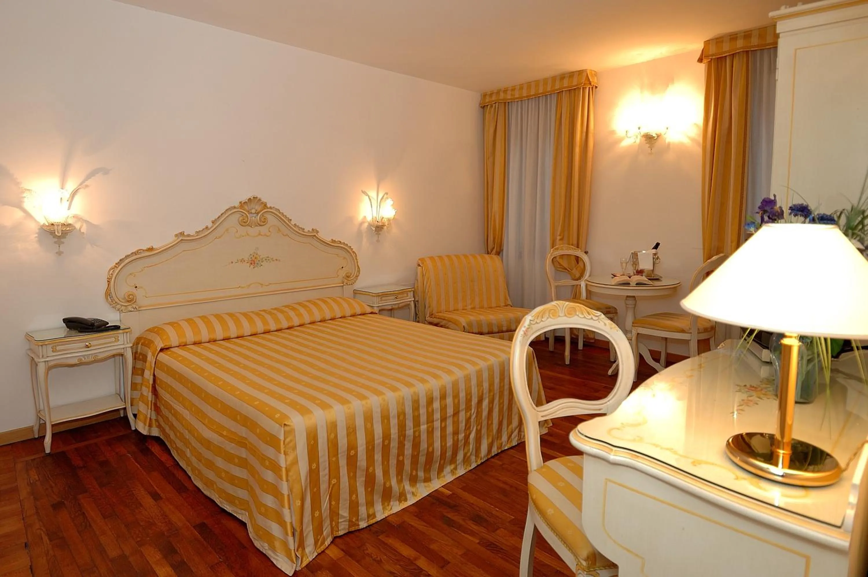 Photo of the whole room, Bed in Casa Sul Molo