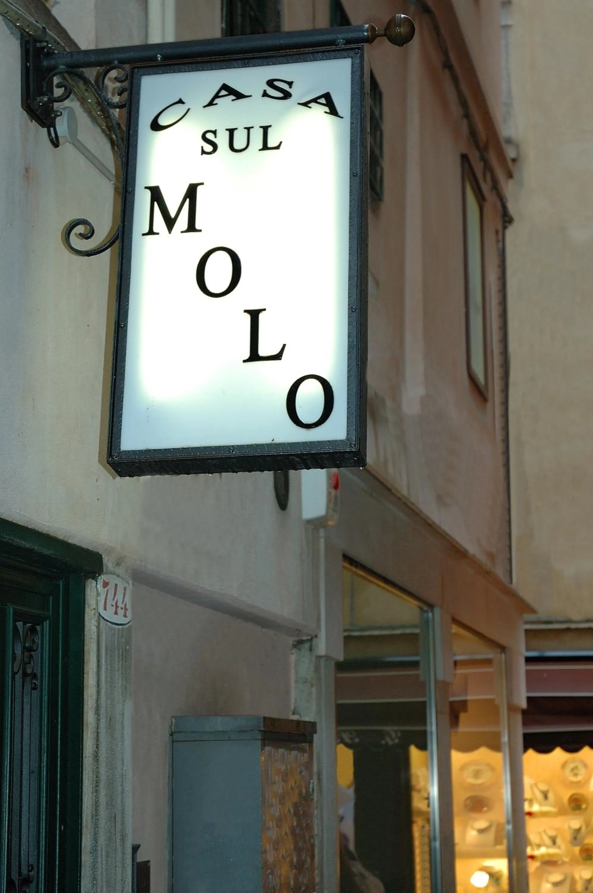 Facade/entrance in Casa Sul Molo