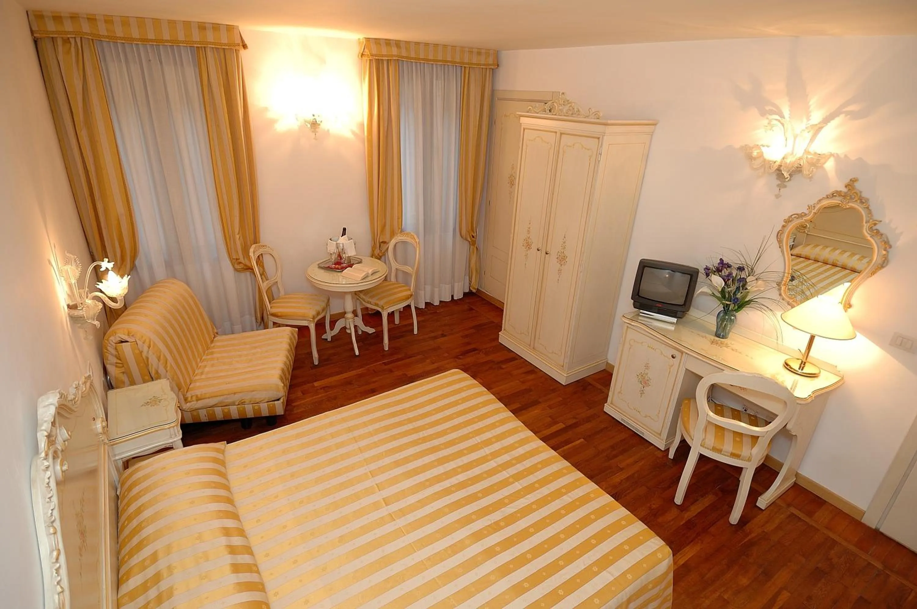Photo of the whole room, Bed in Casa Sul Molo