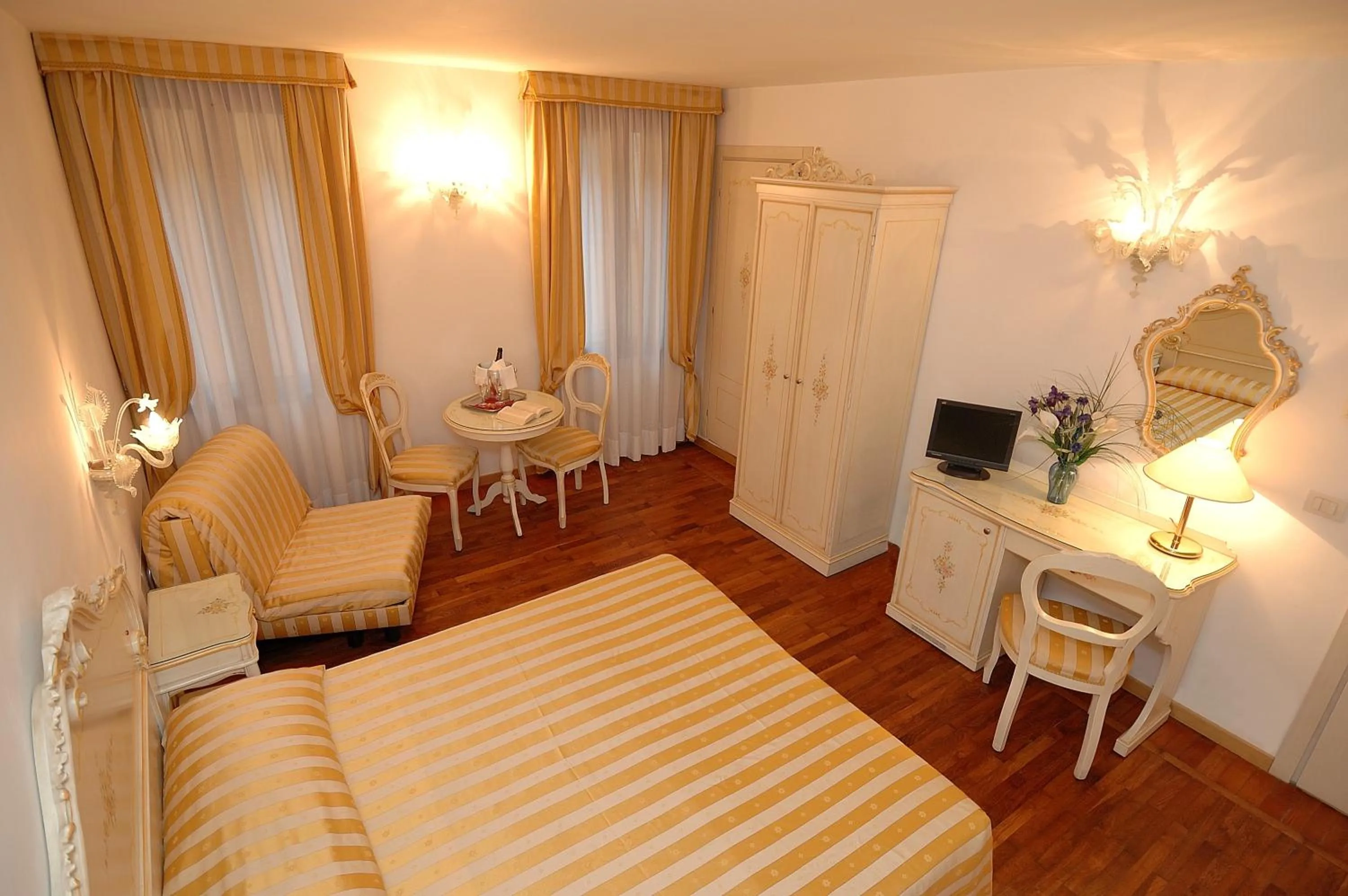Photo of the whole room, Bed in Casa Sul Molo
