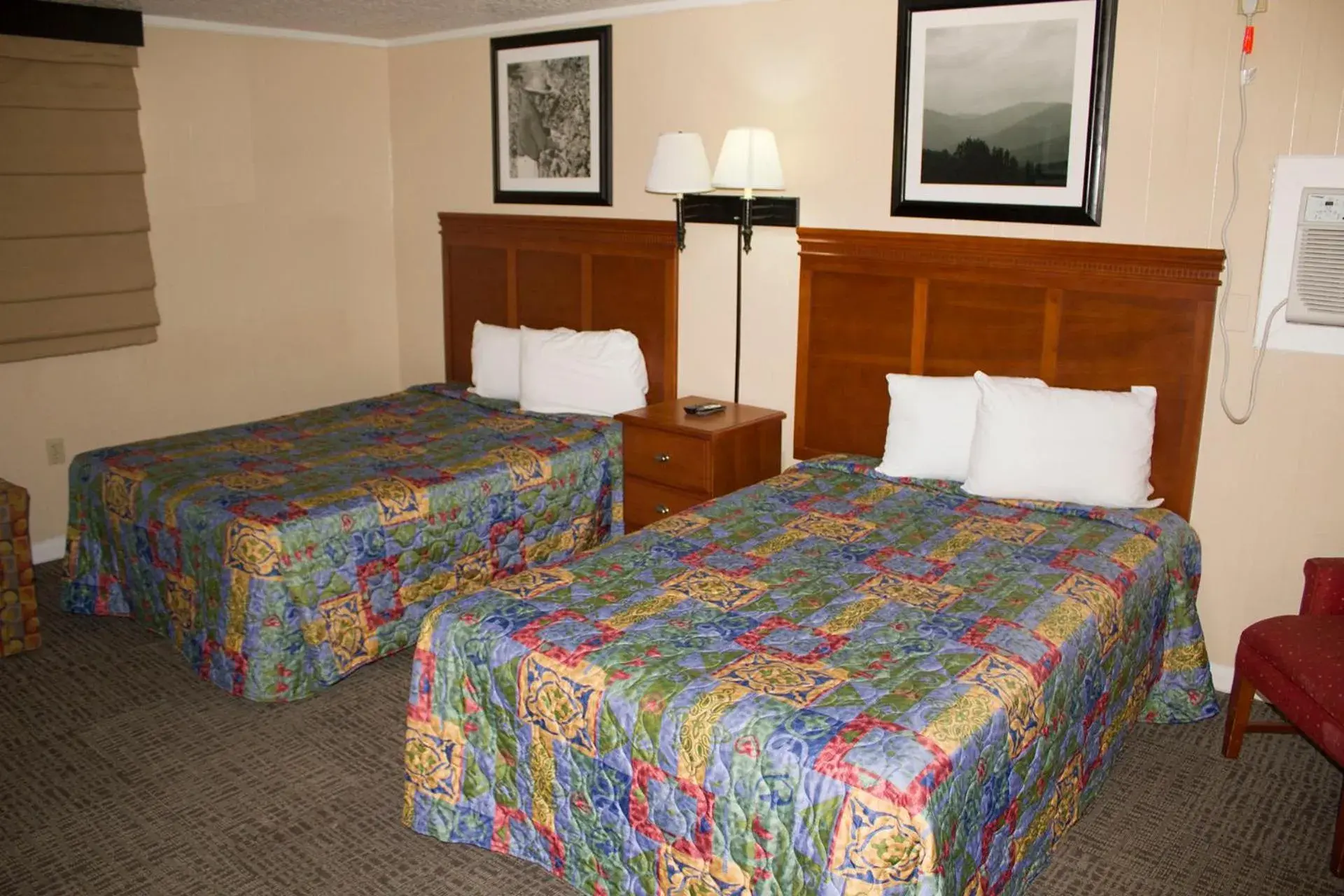 Standard Triple Room in Budget Inn Standard Triple Room in Budget Inn