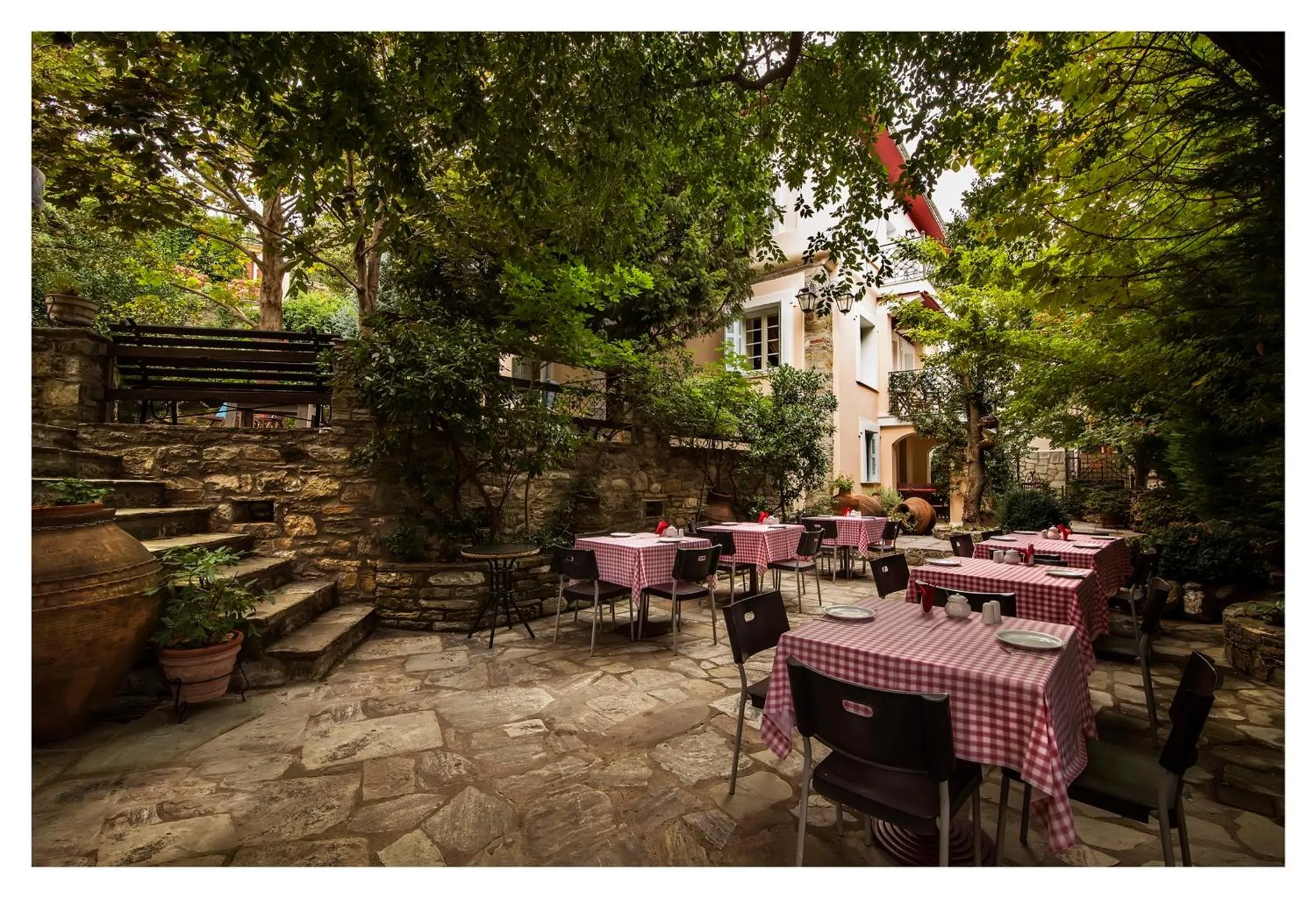 Restaurant/places to eat in Archontiko Stamou