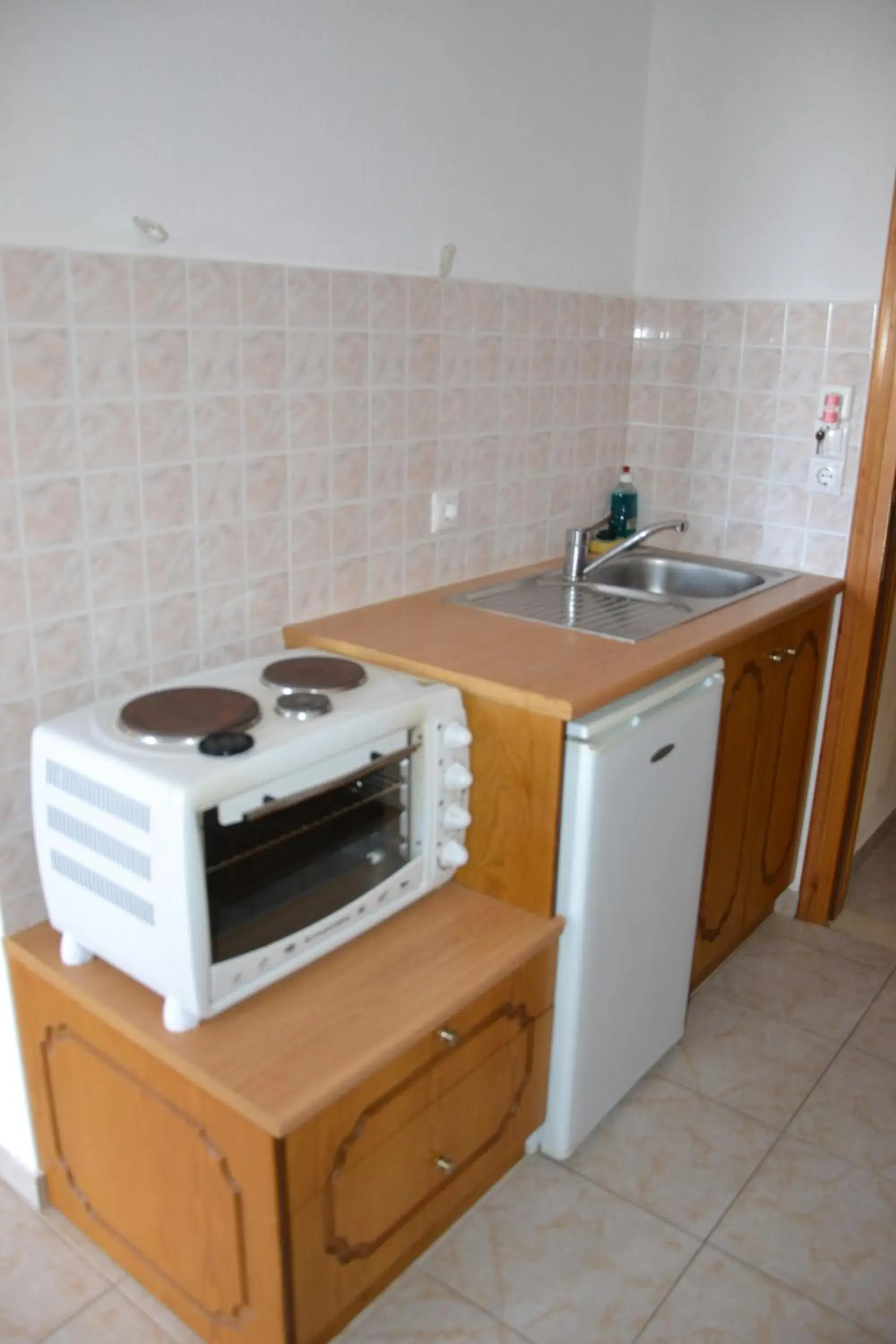 Standard Studio - single occupancy in Hellen Studios Standard Studio - single occupancy in Hellen Studios
