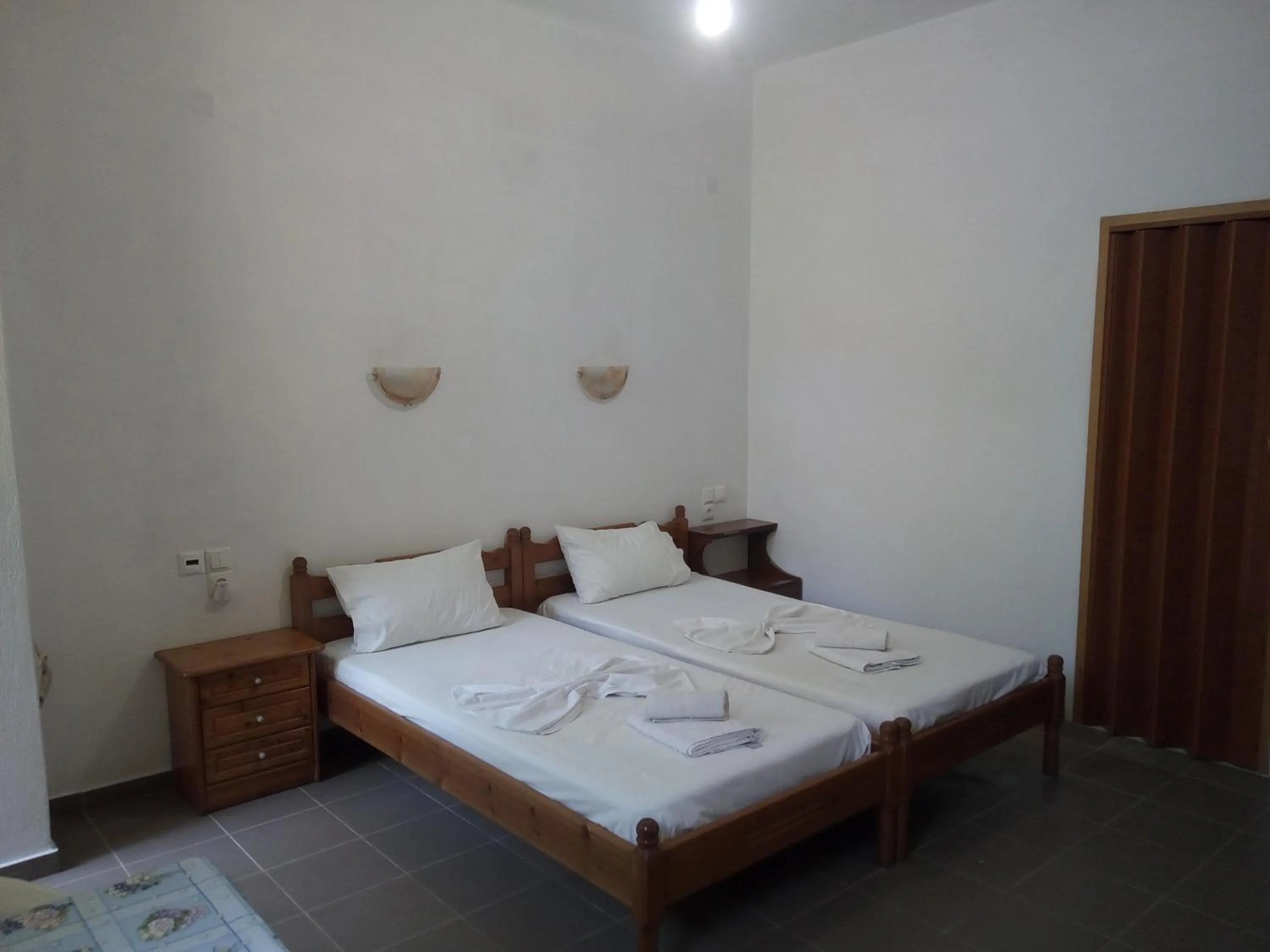 Bed in Hellen Studios