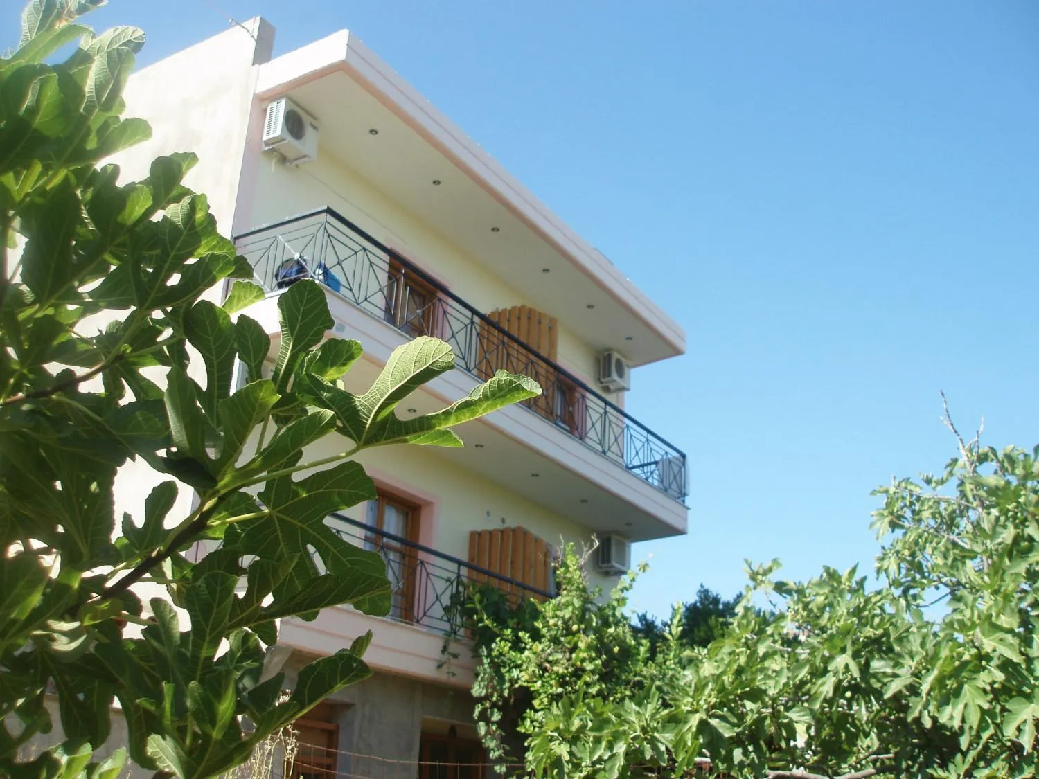 Property building in Hellen Studios