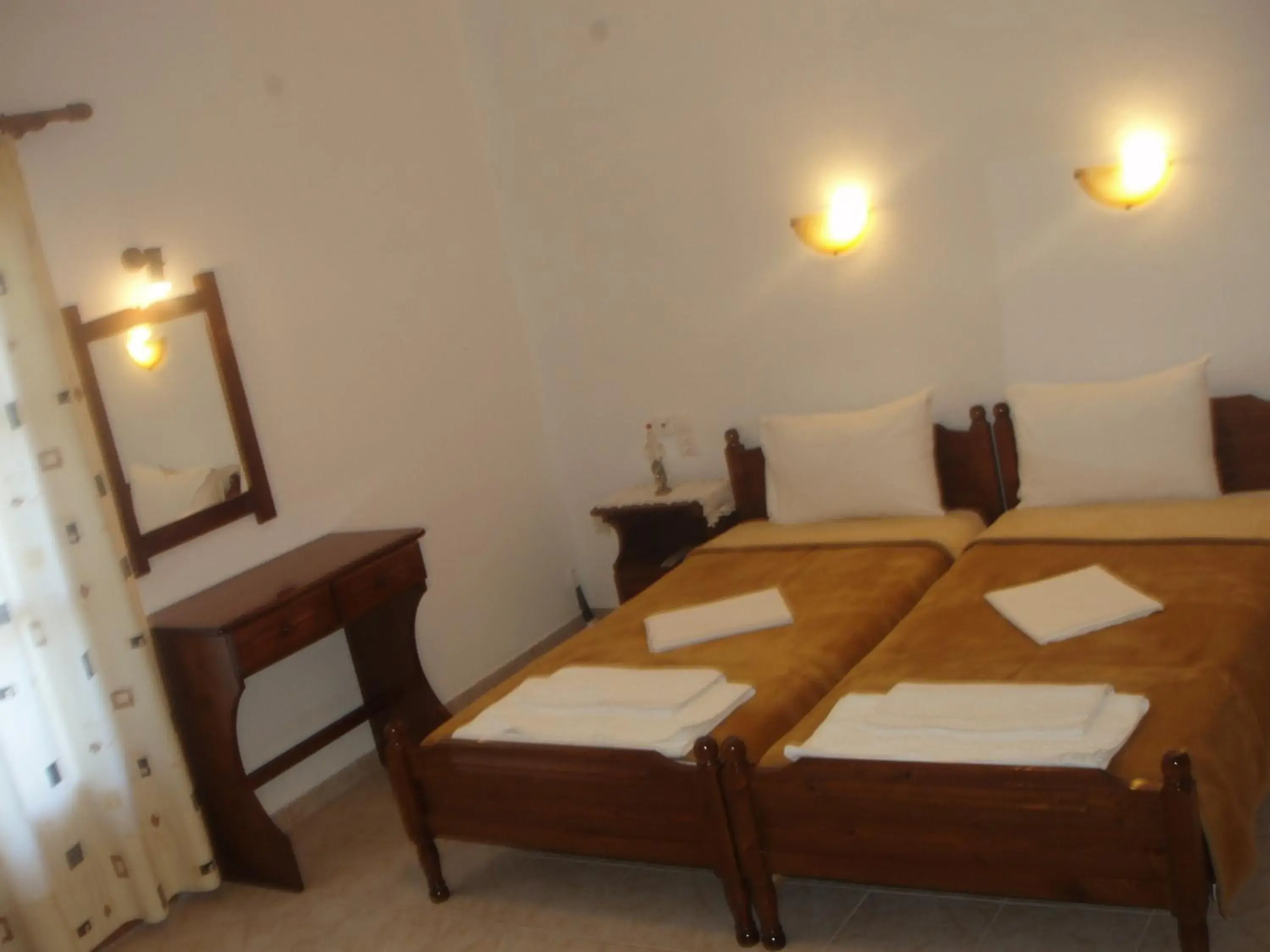 Standard Studio - single occupancy in Hellen Studios Standard Studio - single occupancy in Hellen Studios