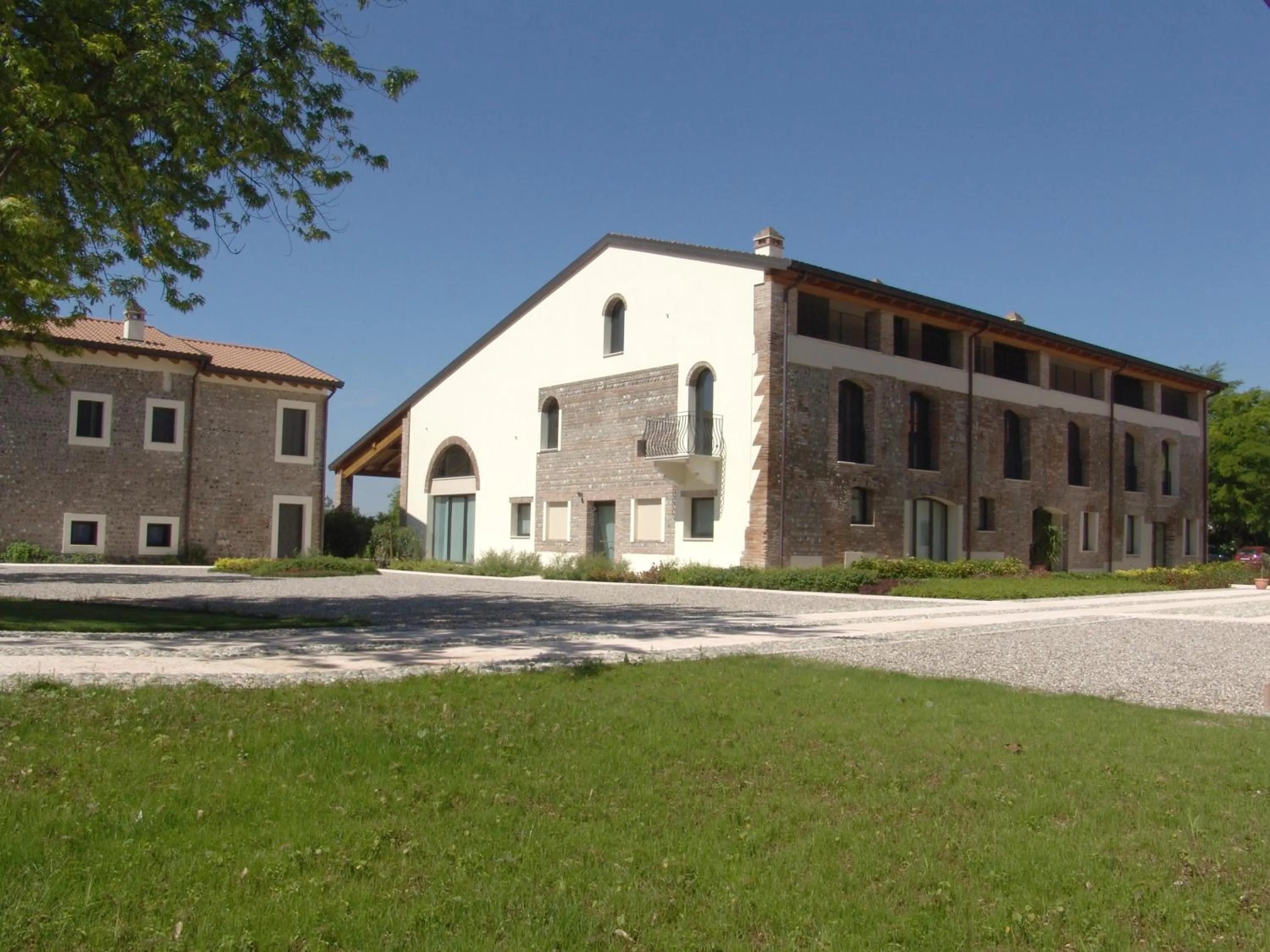 Property building in Corte Della Rocca Bassa