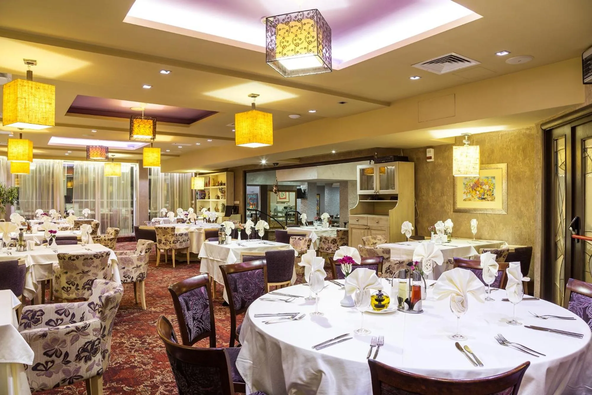 Restaurant/places to eat in Balneo Complex & Spa Aquatonik