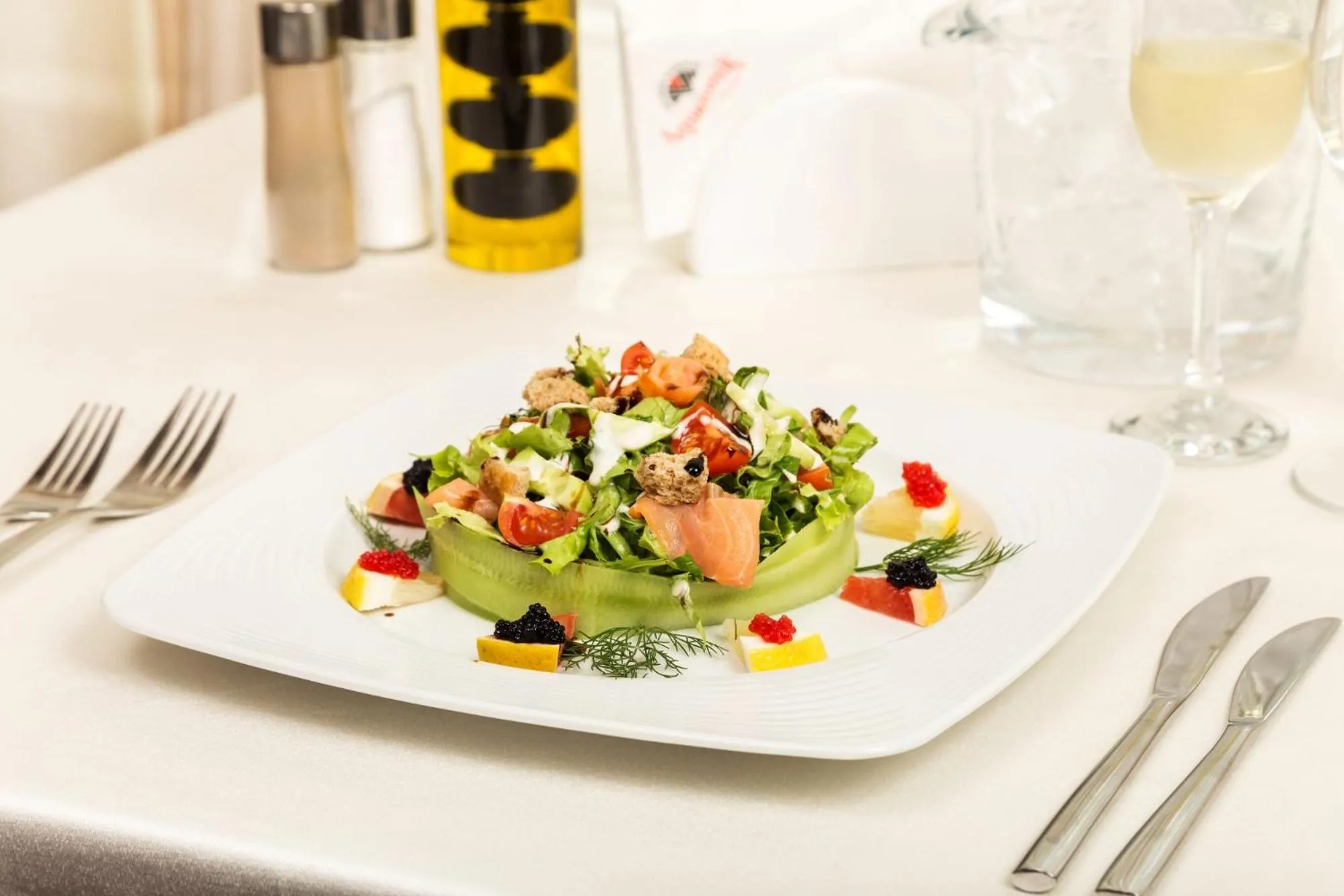 Restaurant/places to eat in Balneo Complex & Spa Aquatonik