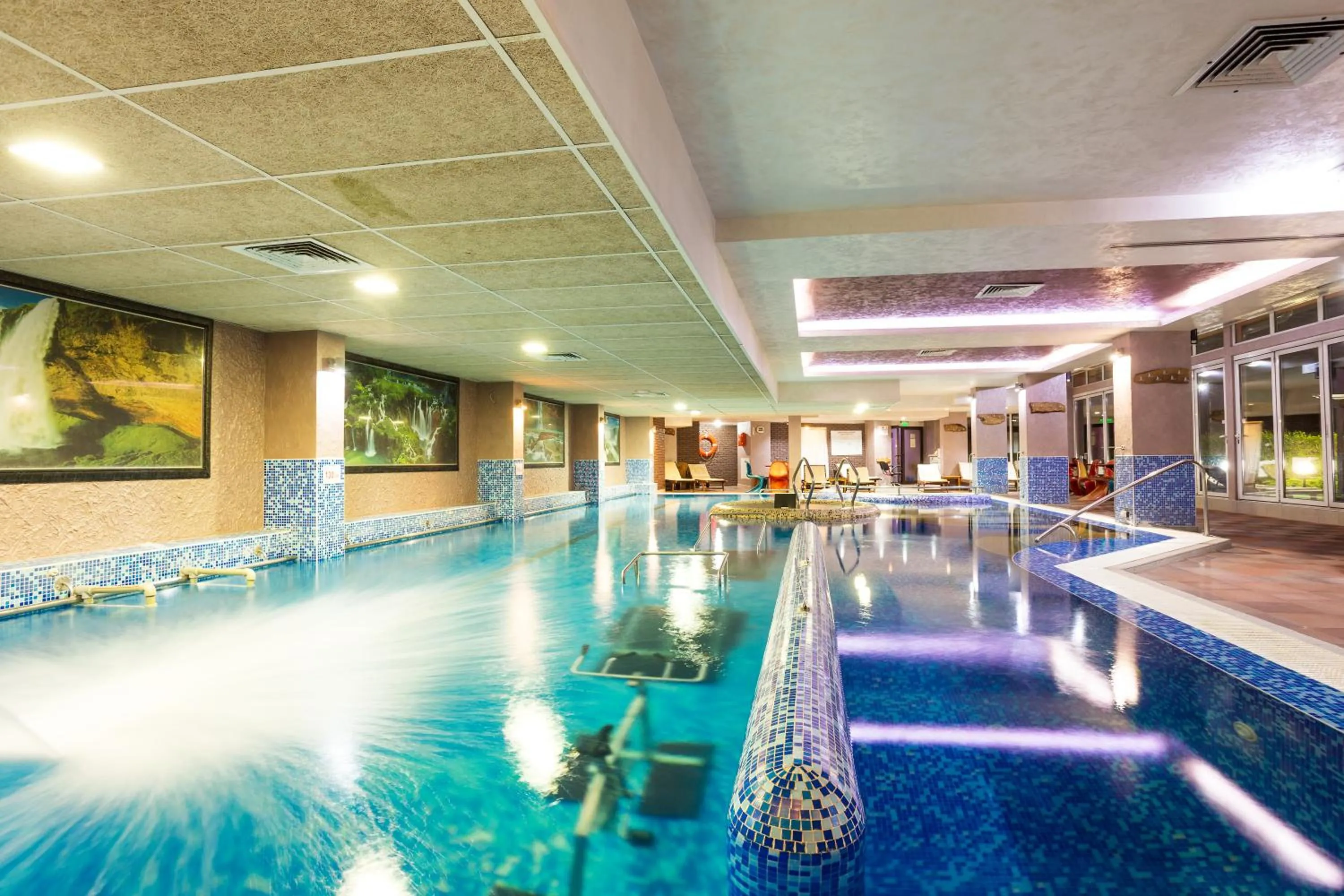 Swimming pool in Balneo Complex & Spa Aquatonik