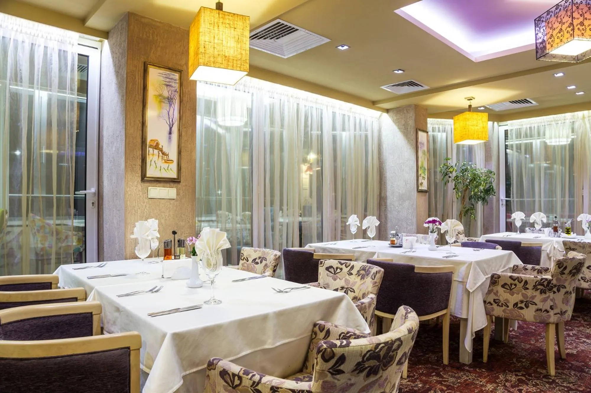 Restaurant/places to eat in Balneo Complex & Spa Aquatonik