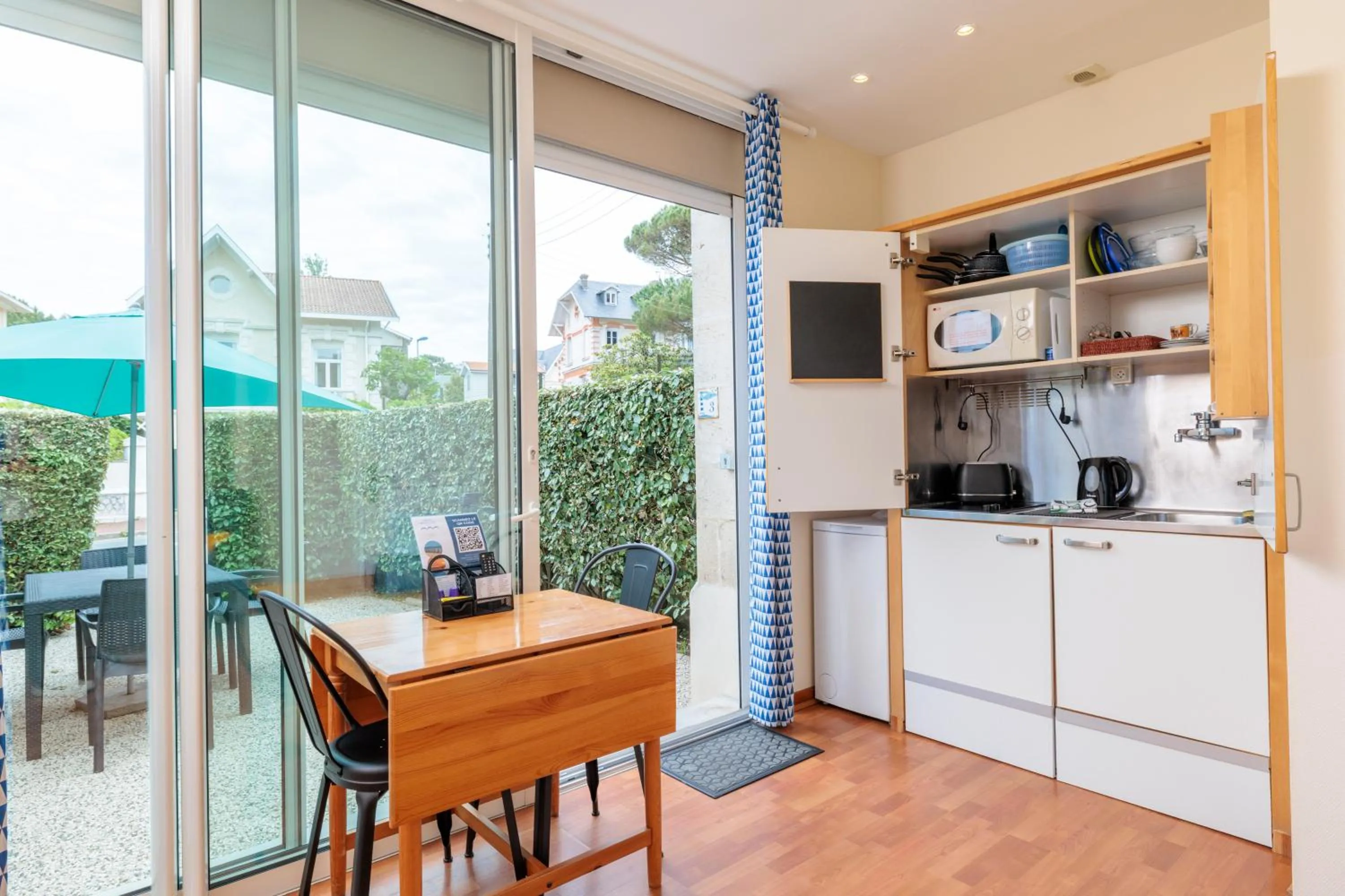 Patio in Hotel Belle Vue Royan