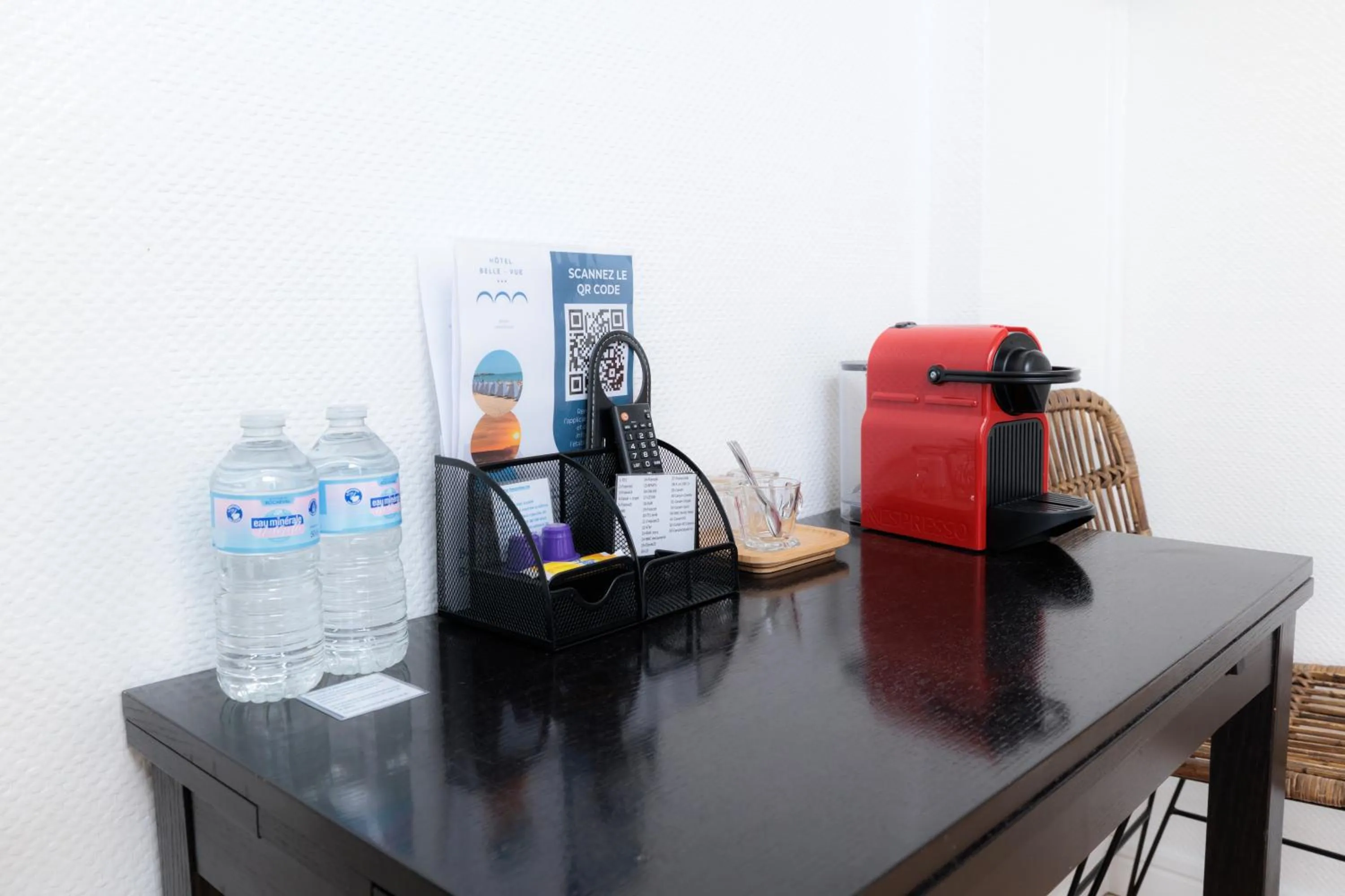 TV and multimedia in Hotel Belle Vue Royan