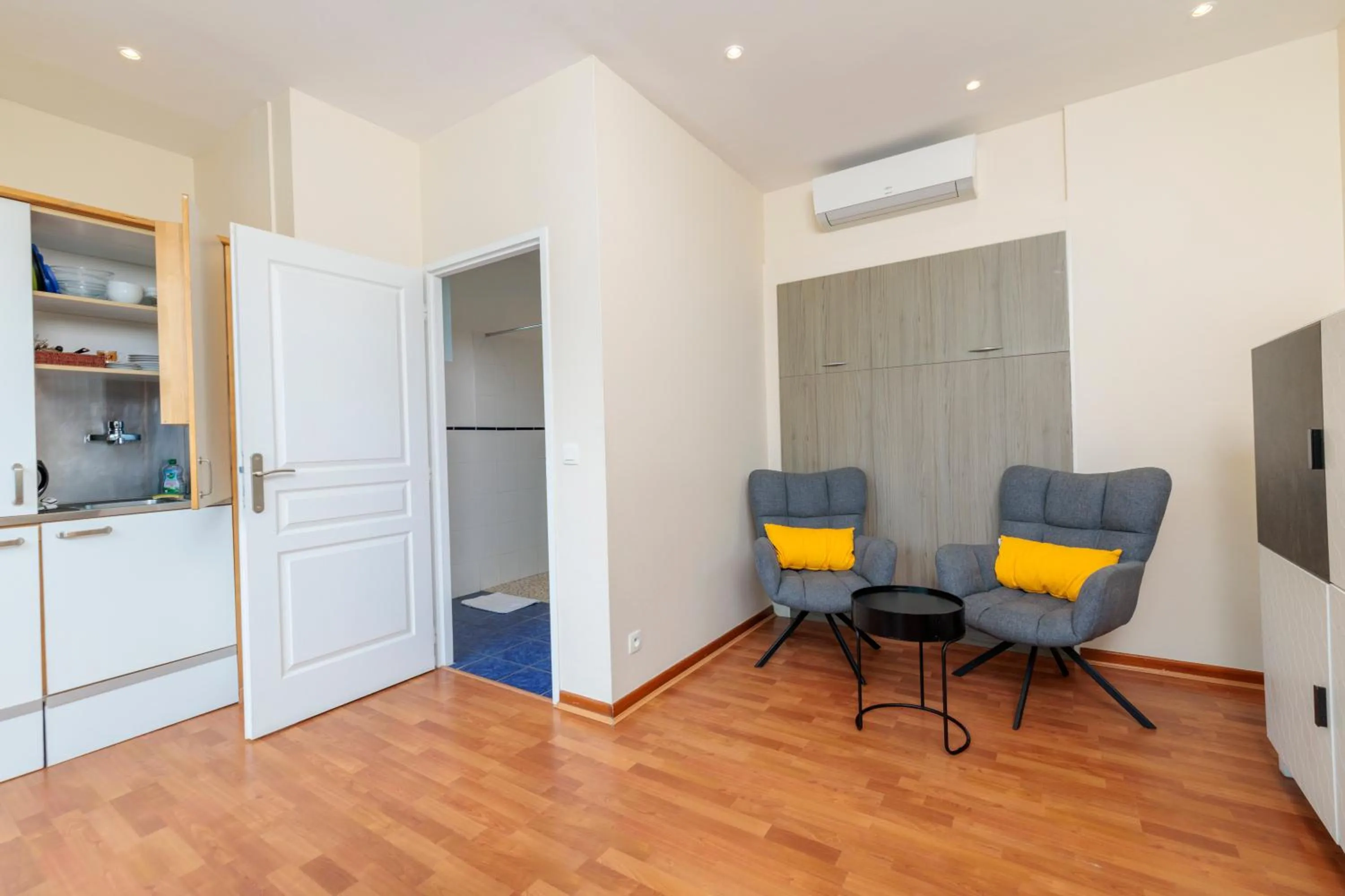 Bed in Hotel Belle Vue Royan