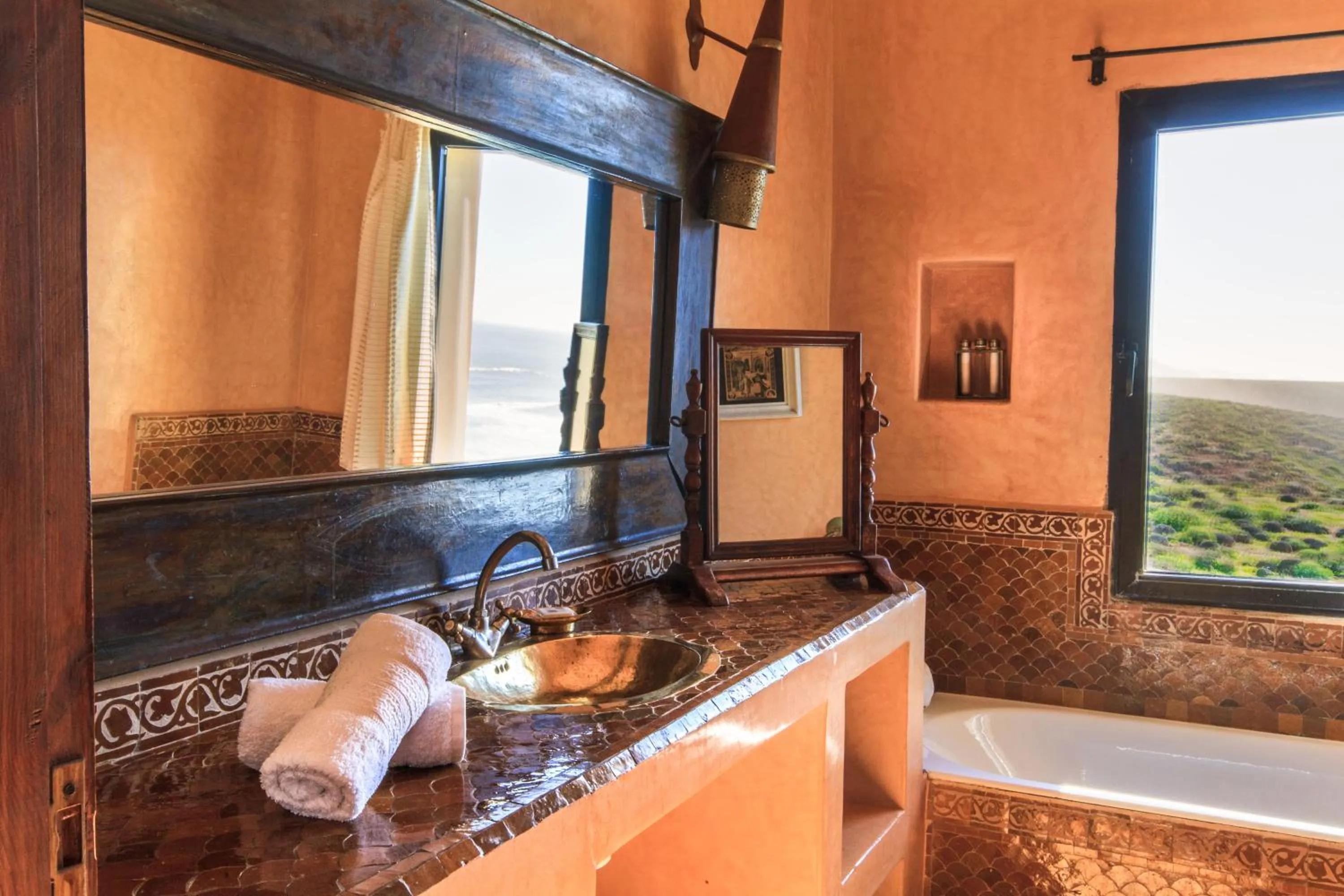 Bathroom in Kasbah Tabelkoukt