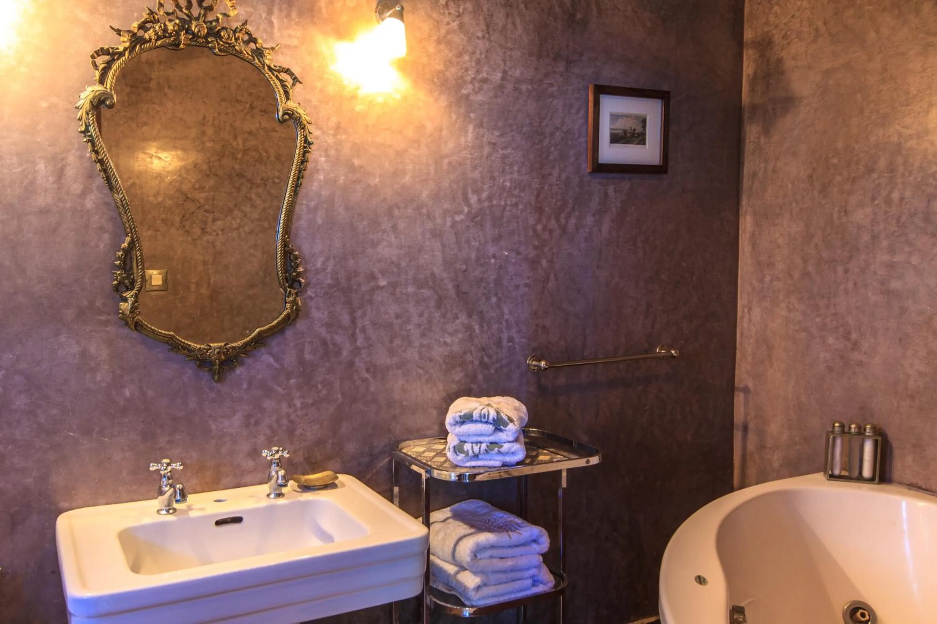 Bathroom in Kasbah Tabelkoukt